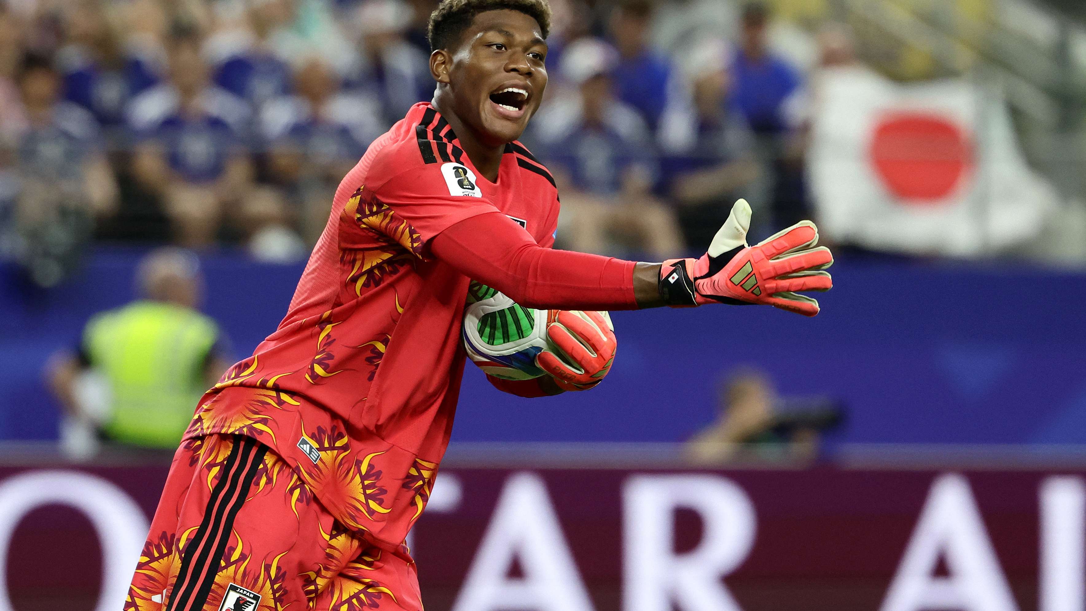 For 33 million euros: Japan goalkeeper on the verge of Paris Saint-Germain  