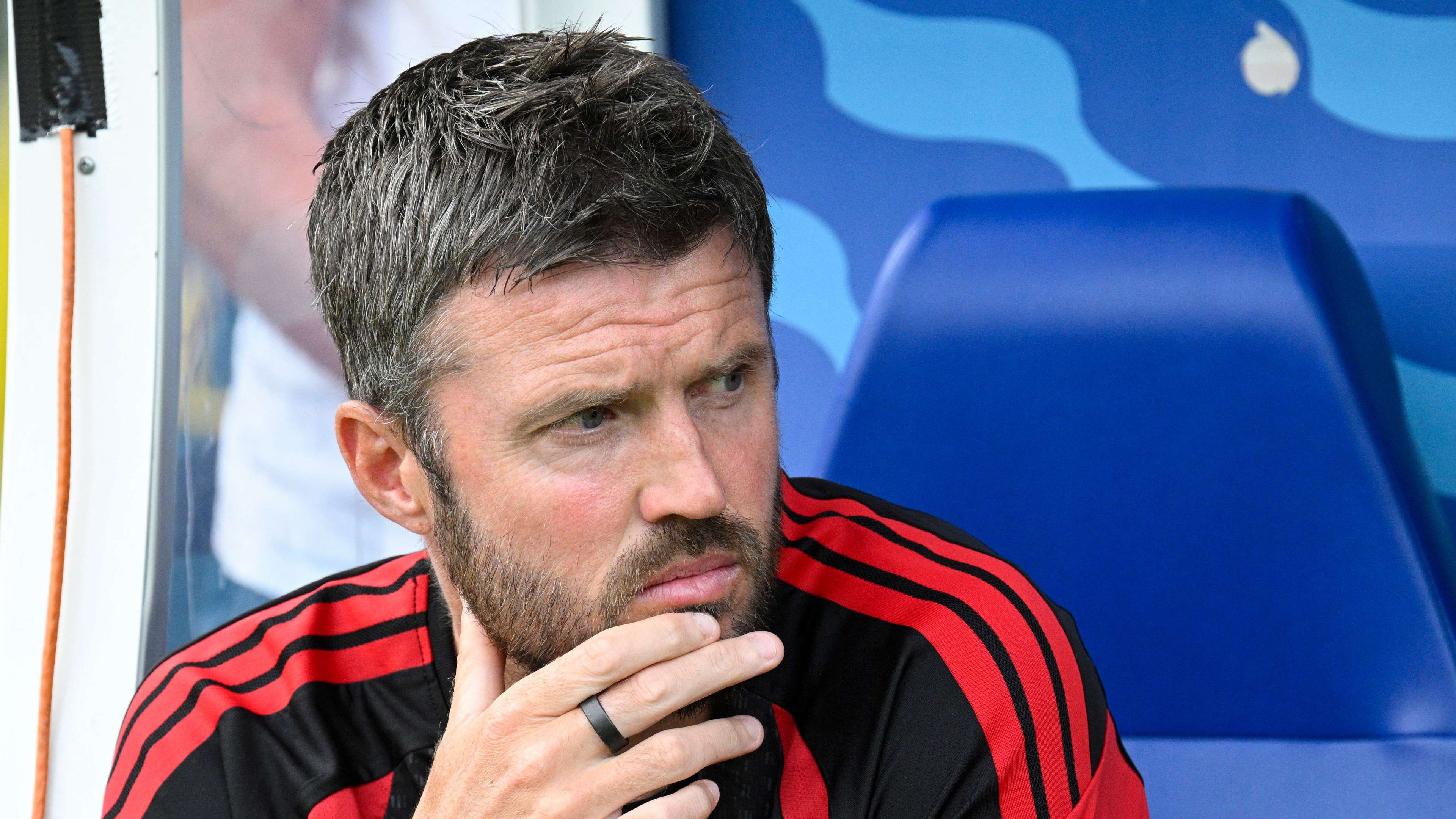 Transfer blow for Utd as defender 'doesn't want to leave' club  