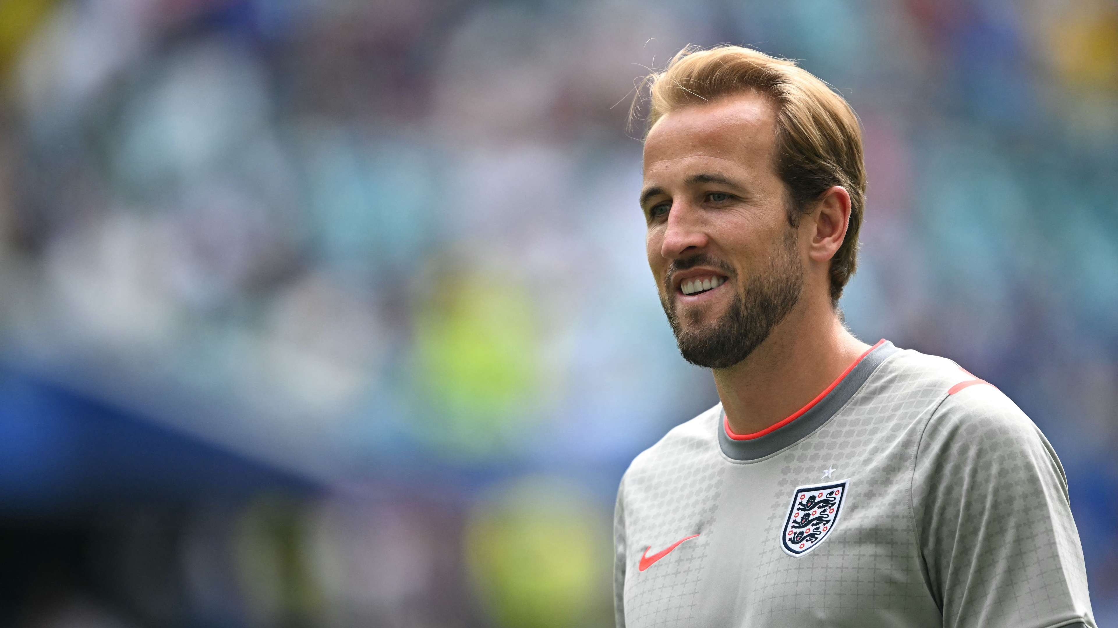 Kane snubs Spurs for new Bayern deal  