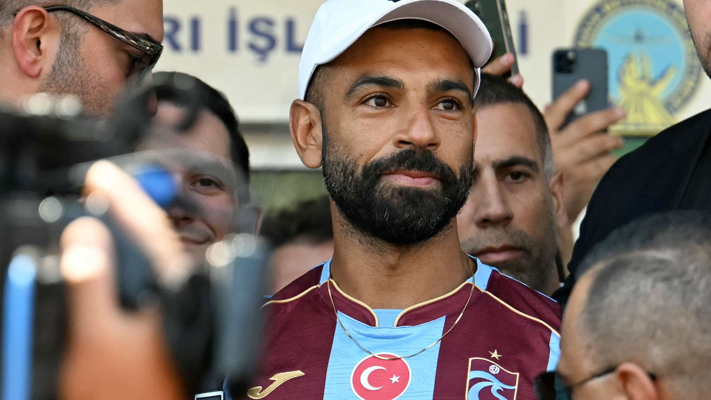 A new chapter of exceptional dimensions: why does Salah's transfer differ from the experiences of all Egyptians in Turkey?  