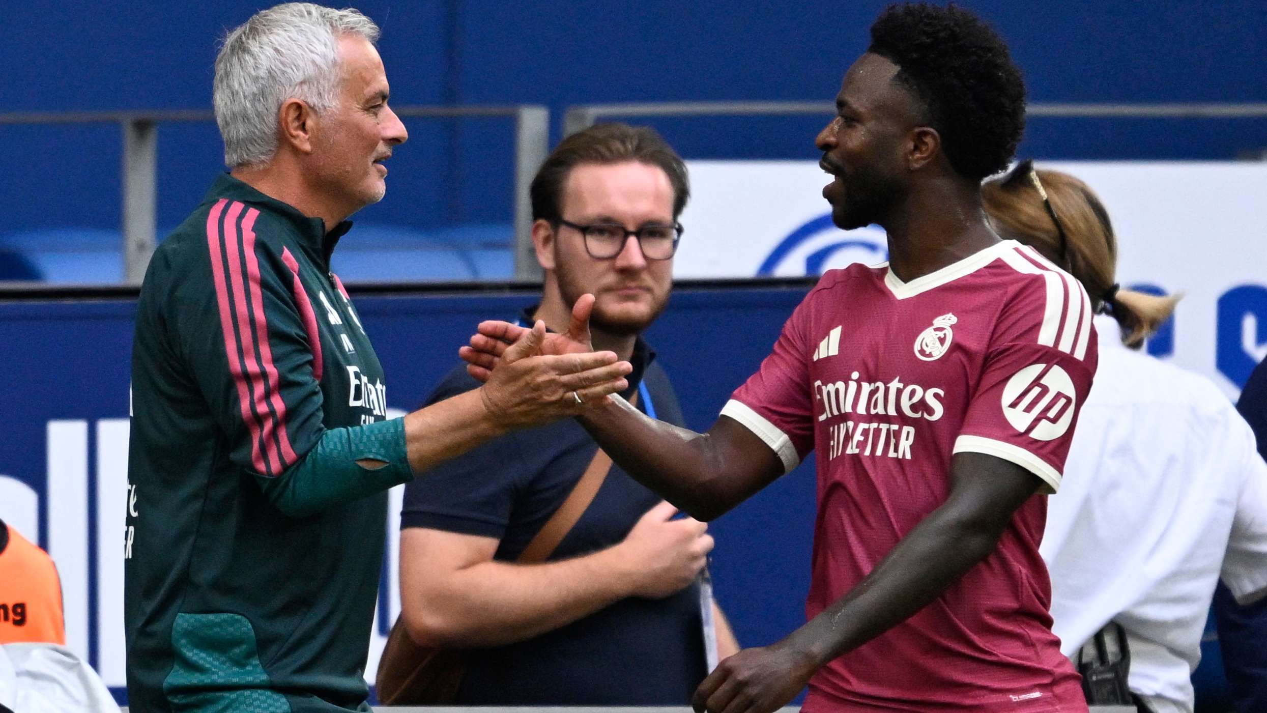 Video: boos surround Vinícius, but his response was different  