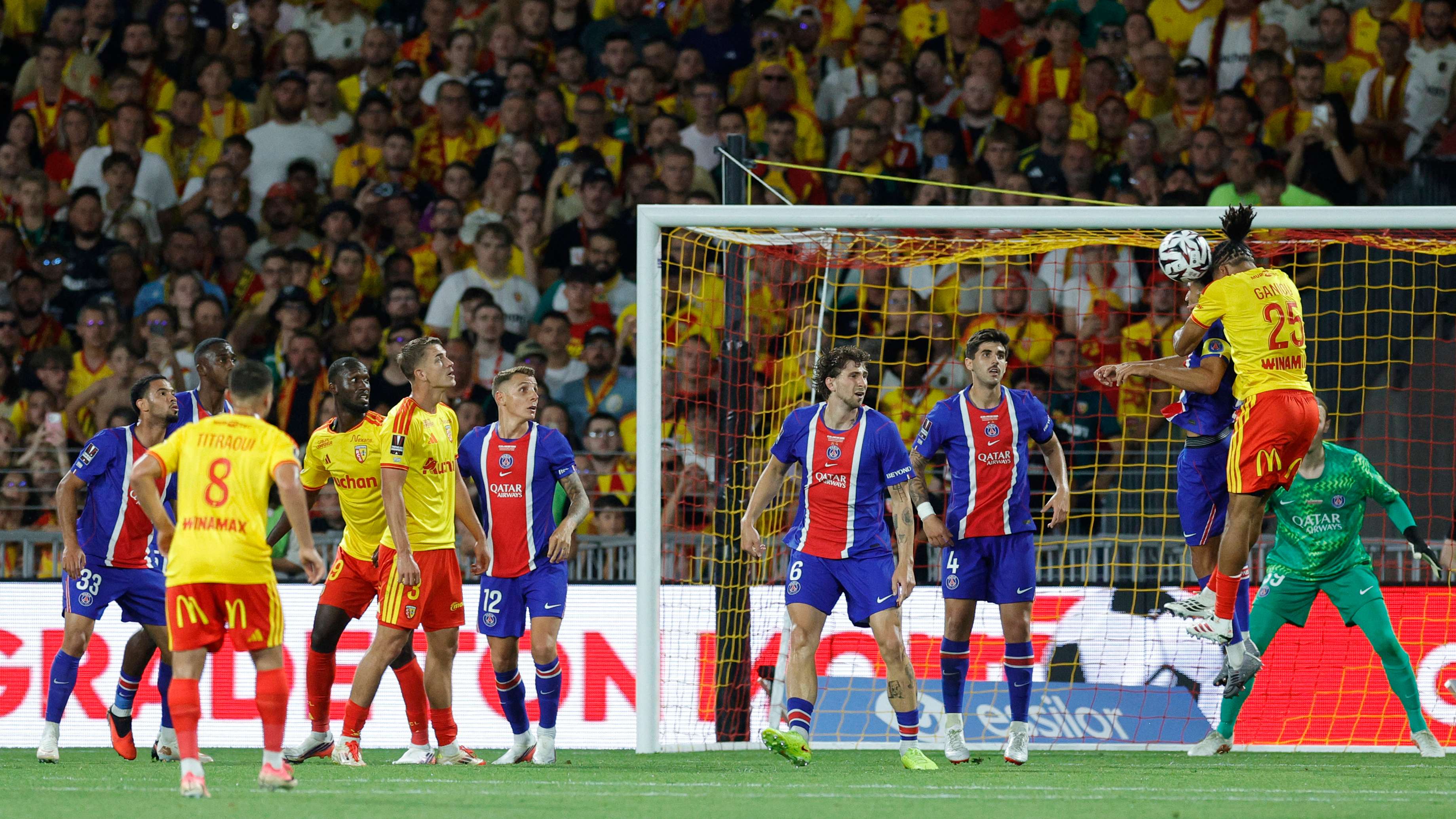 A stunning surprise before Zidane's eyes: Lens shock Paris with 10 players  