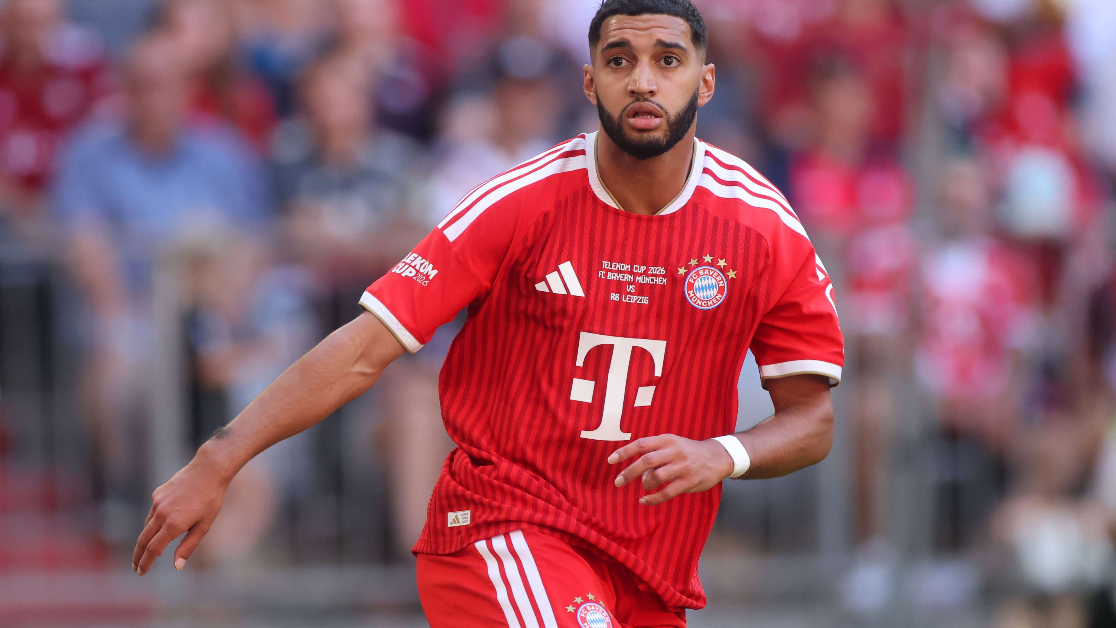 El Siabari a substitute in the Bundesliga opener, and Kompany continues to change his player's position  