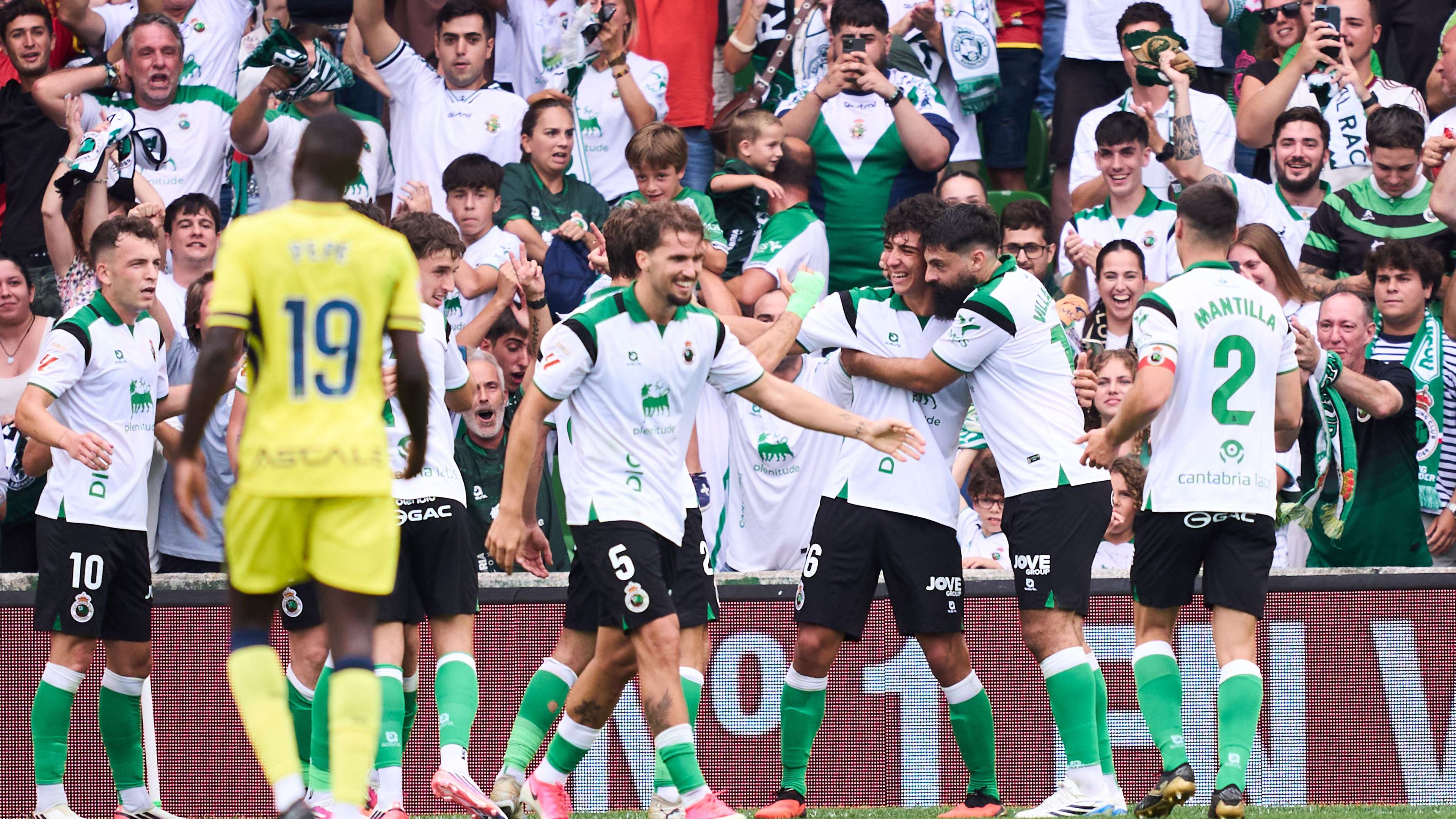 Real Madrid make a move to sign Barcelona's former target after a stunning strike  