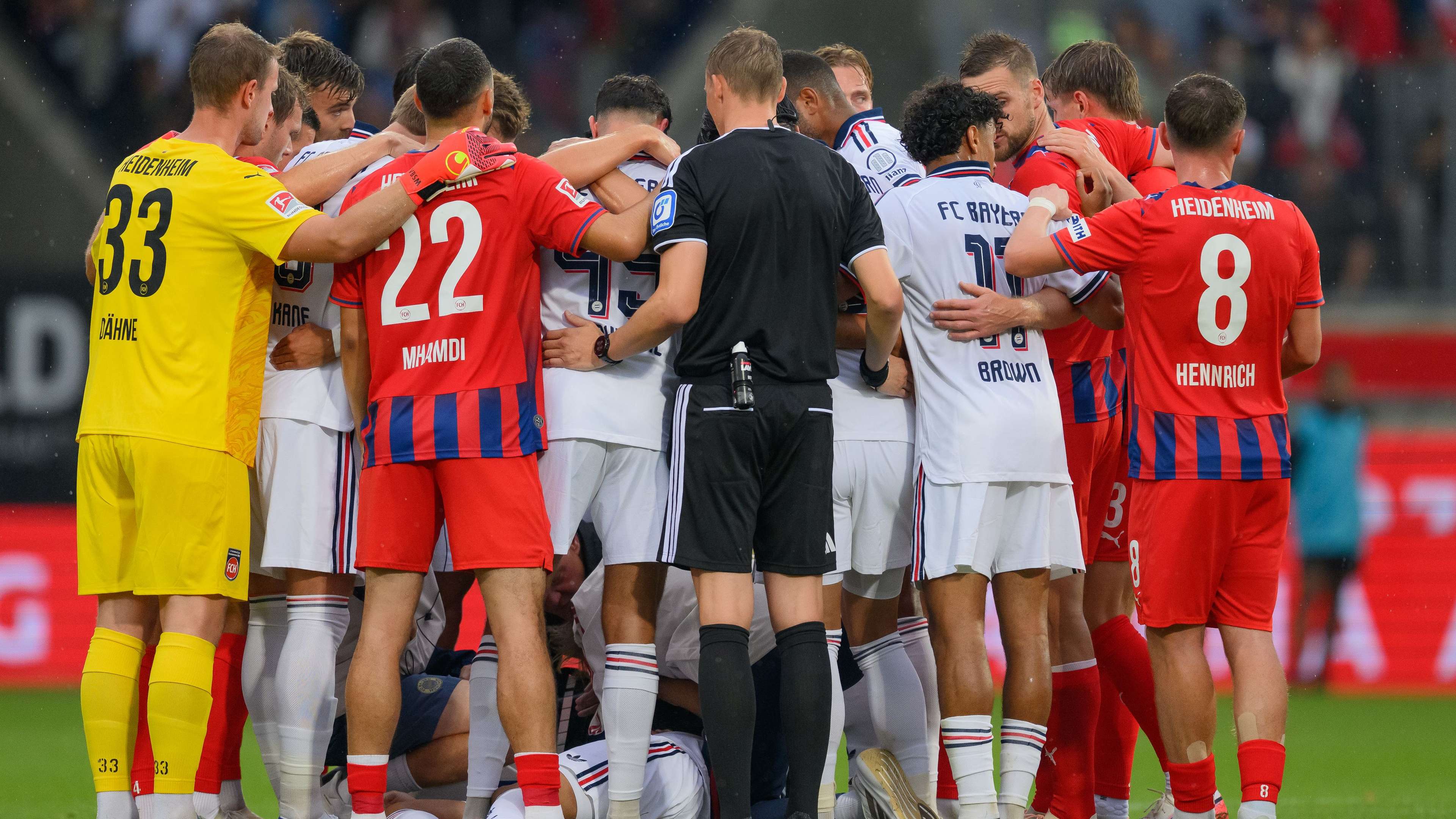 Concern returns at Bayern: Jamal Musiala collapses again on the pitch  
