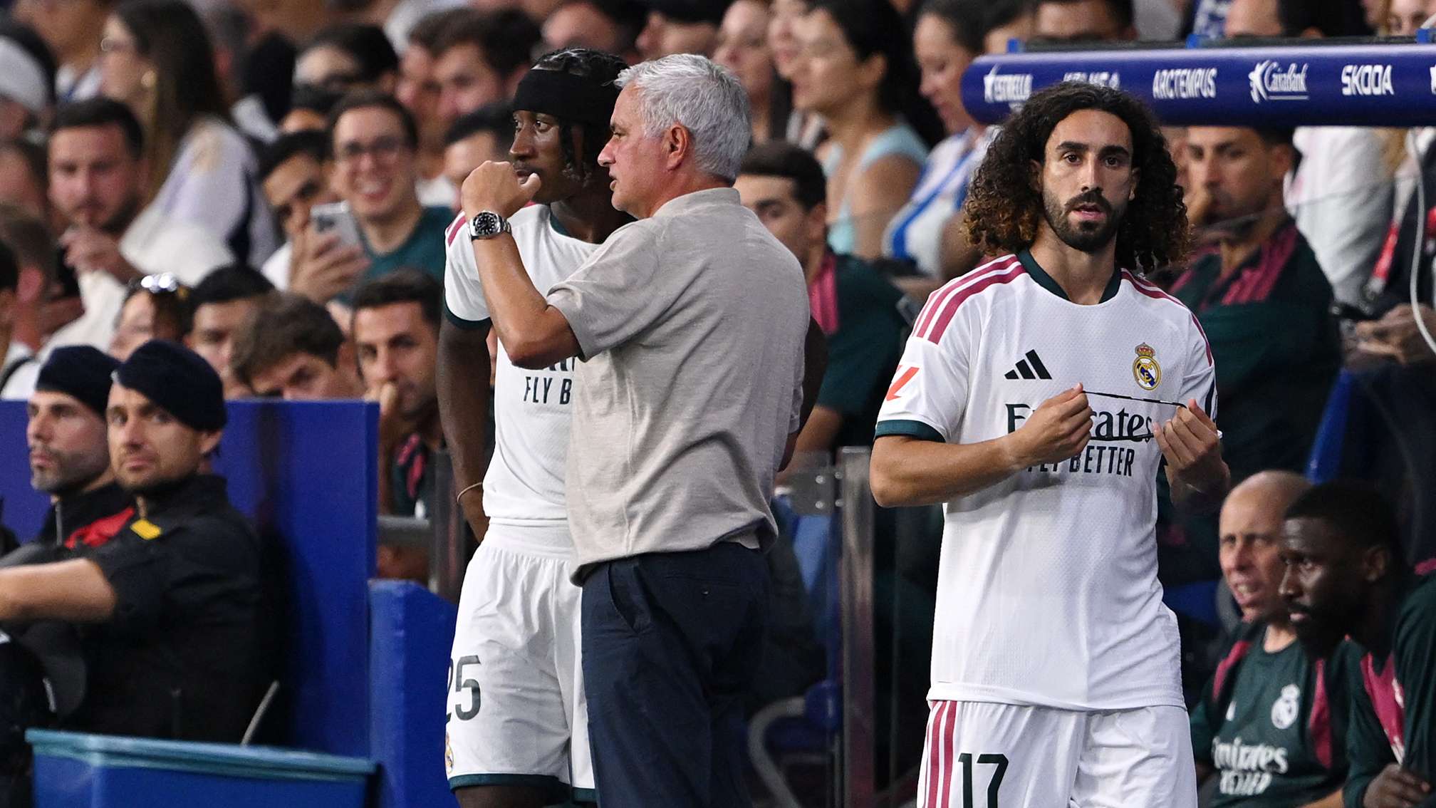 Video: Mourinho mocking the Diomande deal: "How much did we pay to sign him?"  