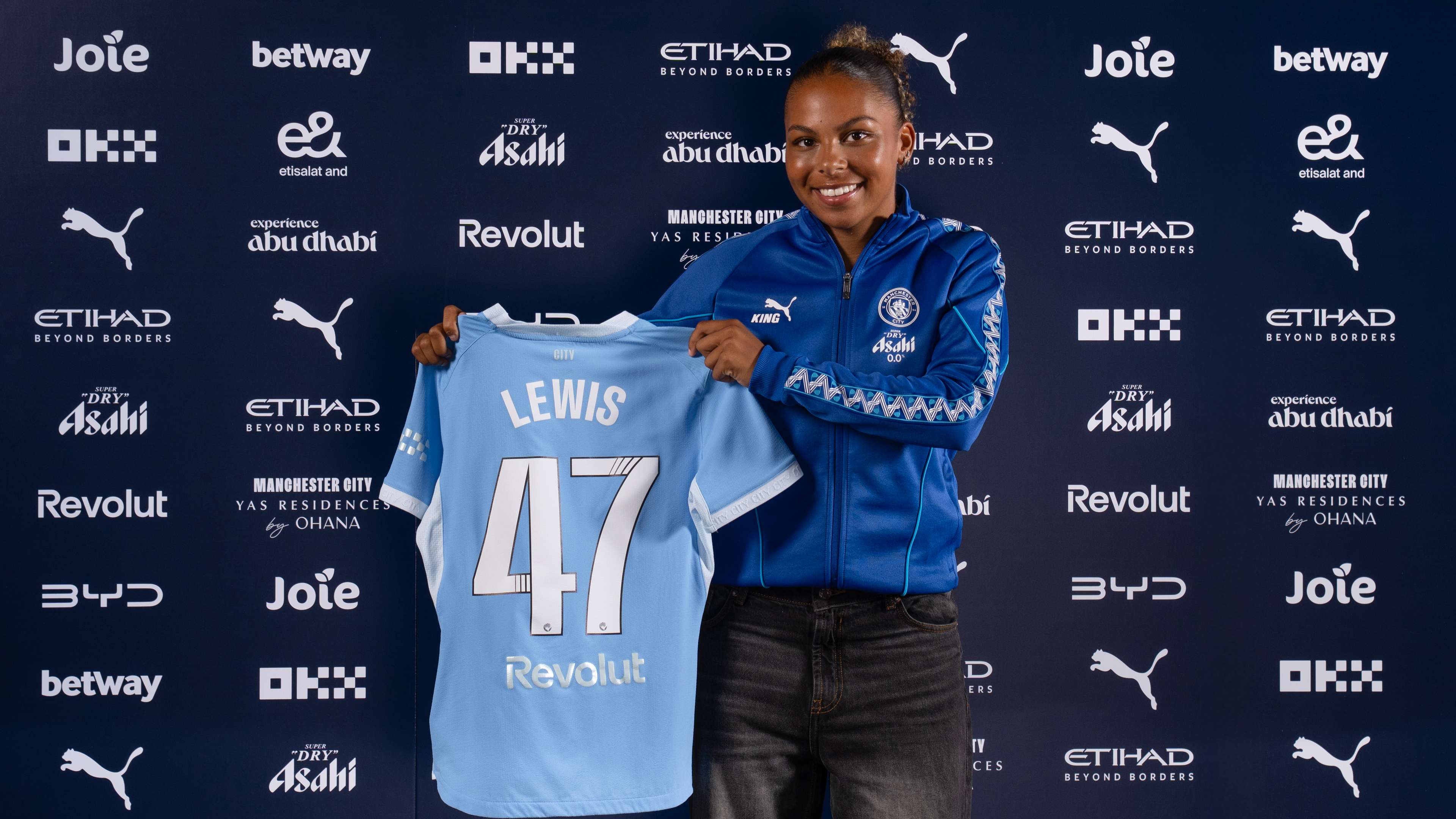 Who is Sacha Lewis? Man City's Girls' Academy graduate signs first professional deal after Player of the Season heroics  