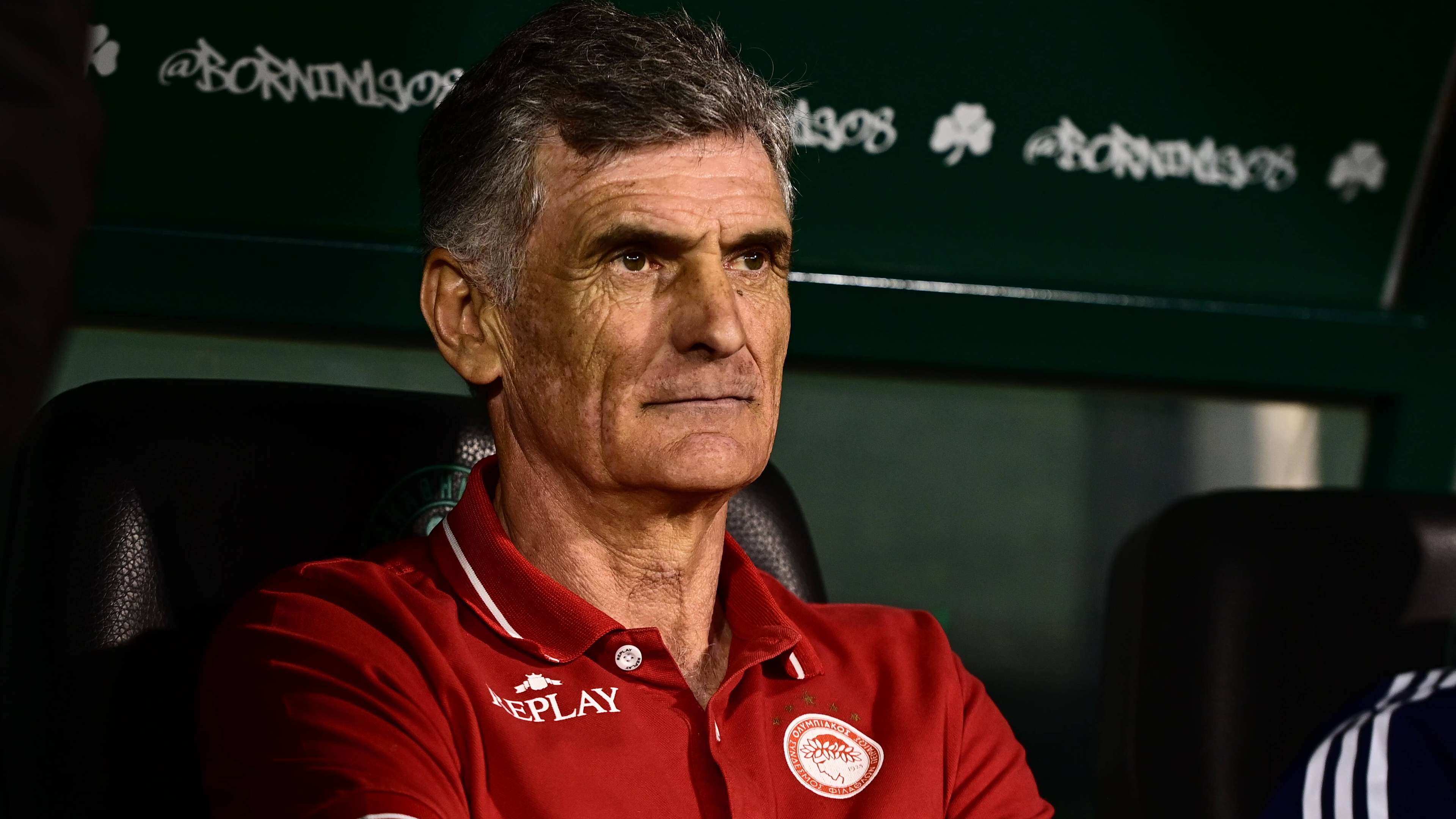 Olympiakos coach sparks complete astonishment with remarks about NEC and Dick Schreuder  