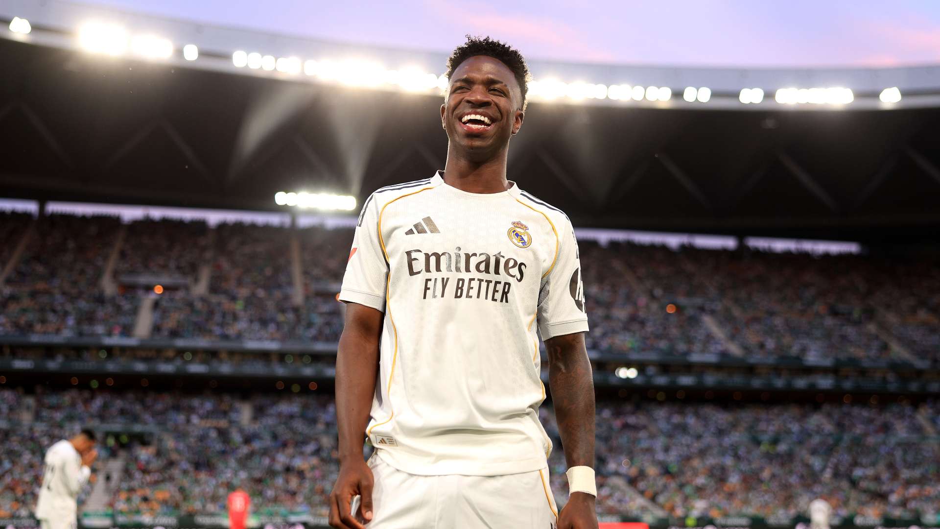 'He's just using Arsenal!' - Ex-Chelsea star warns Gunners over Vinicius rumours  