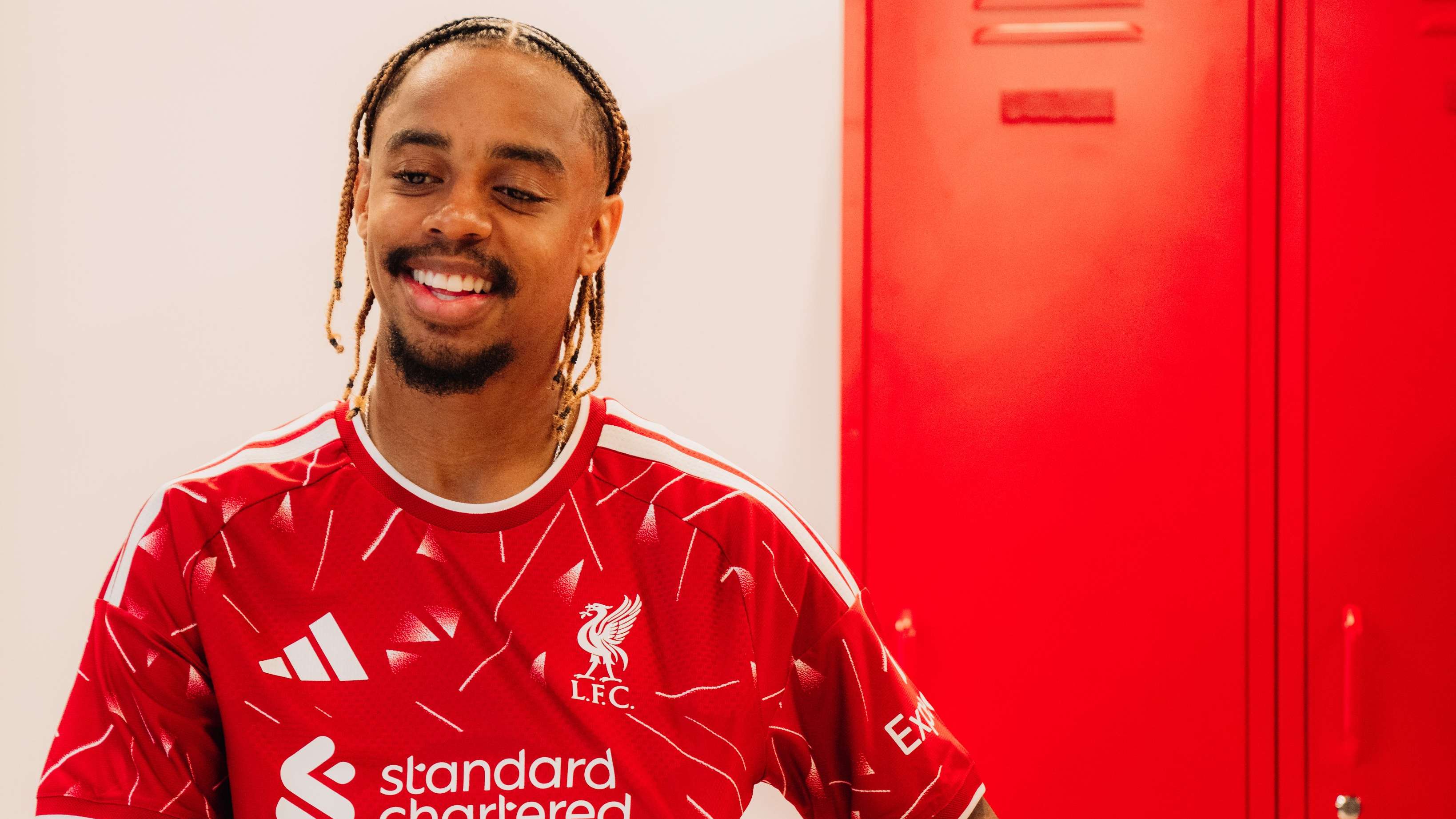 Barcola reveals emotional family celebration after Liverpool move  