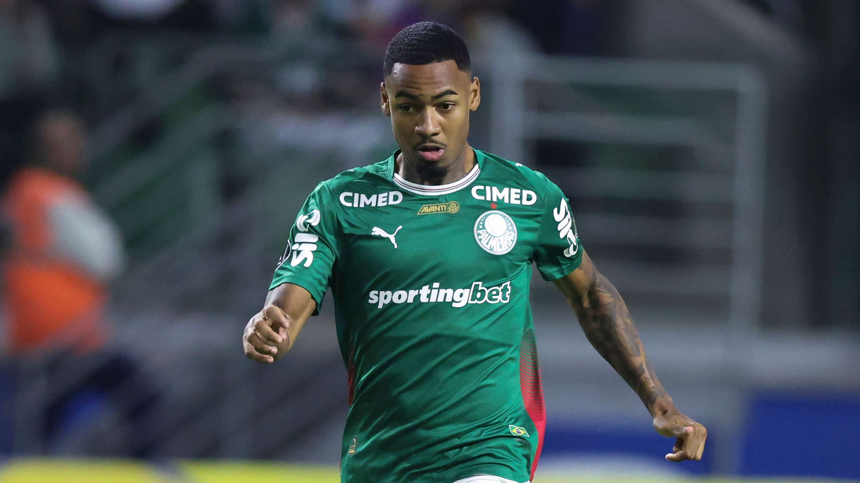 Man City sign Brazilian starlet Elias  