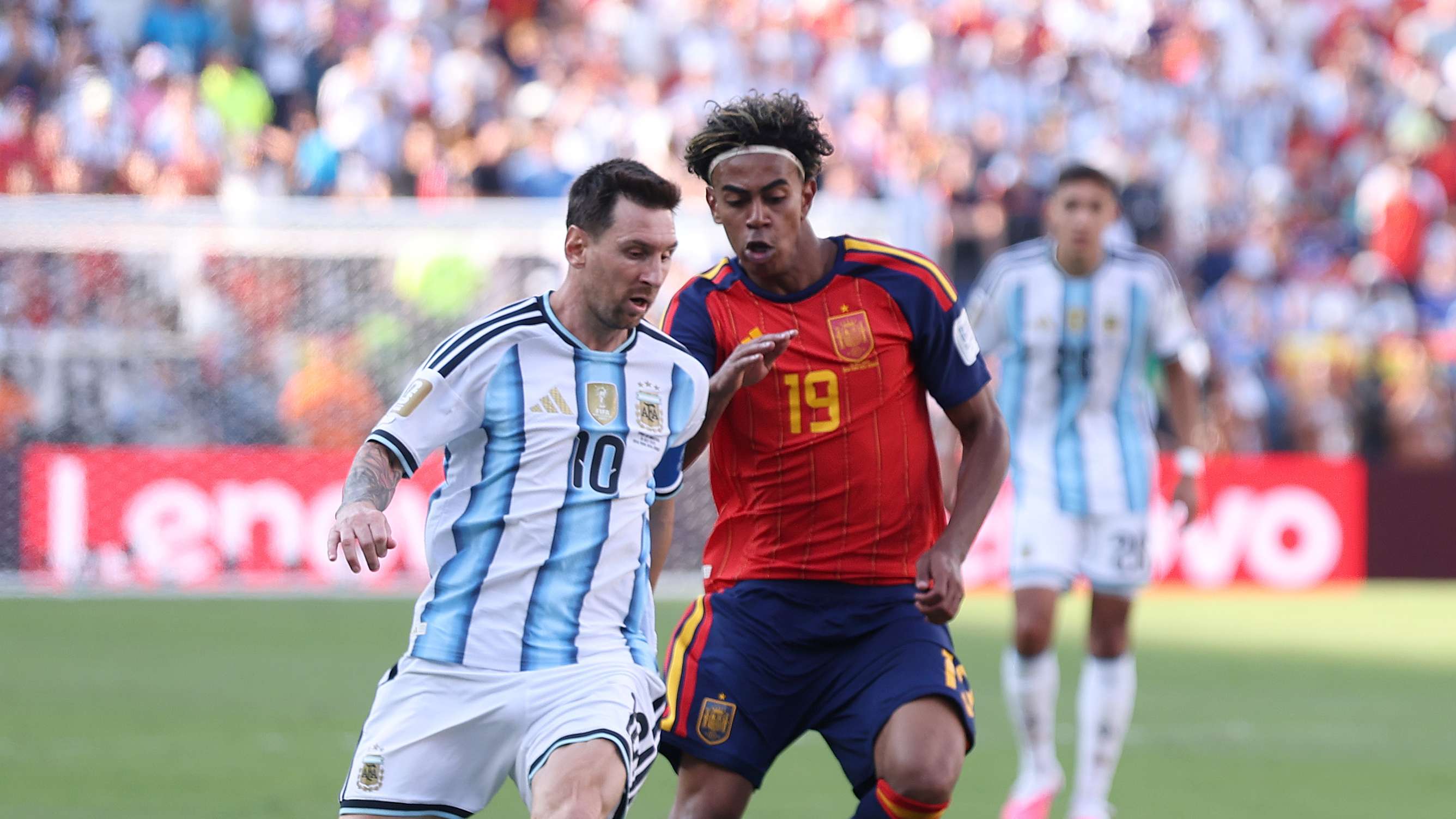 Ademi: I won't lie about the anxiety, watching Yamal is "madness", and Messi is the best every year  
