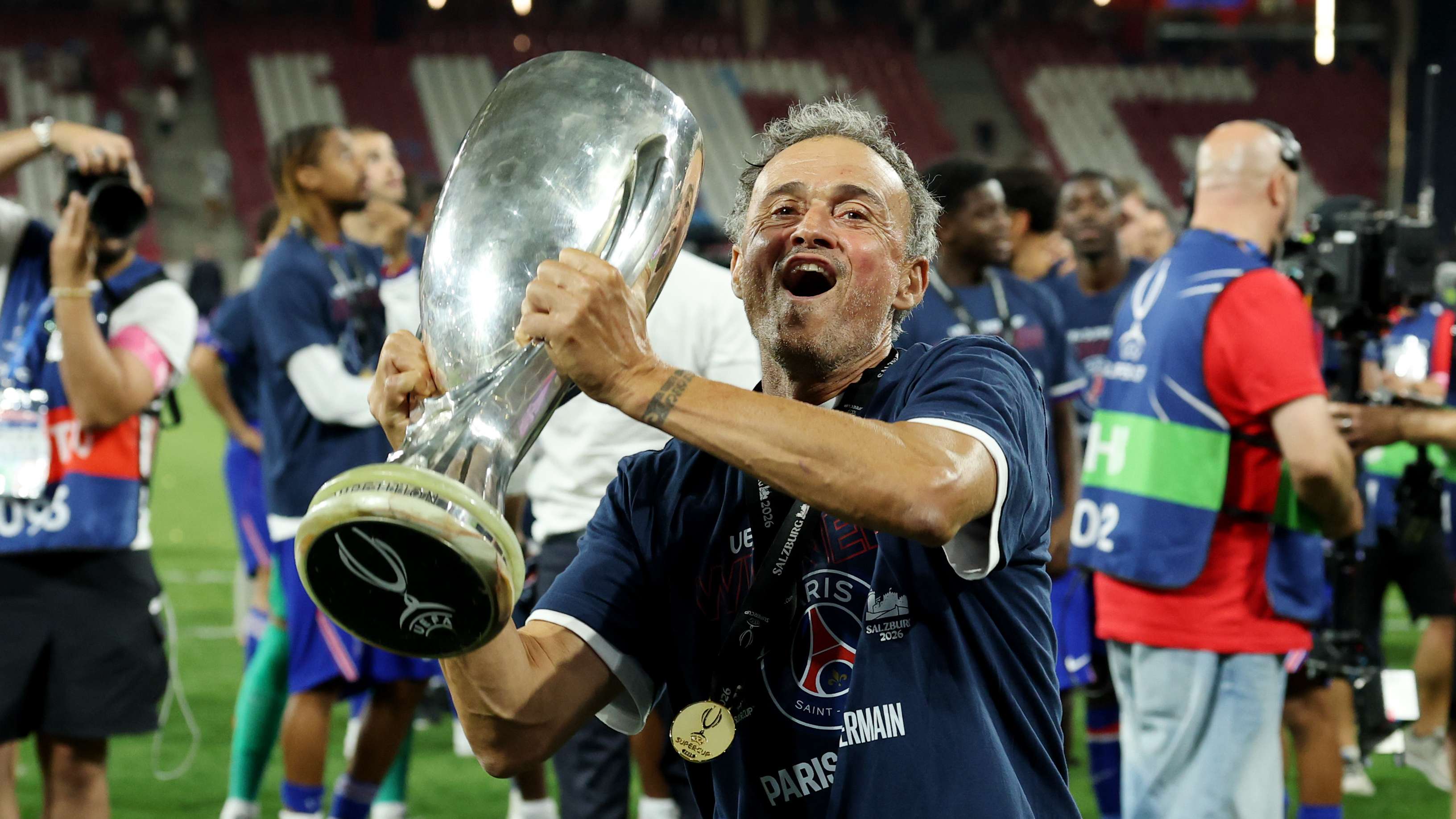 A multi-million jump in Enrique's salary with Paris  