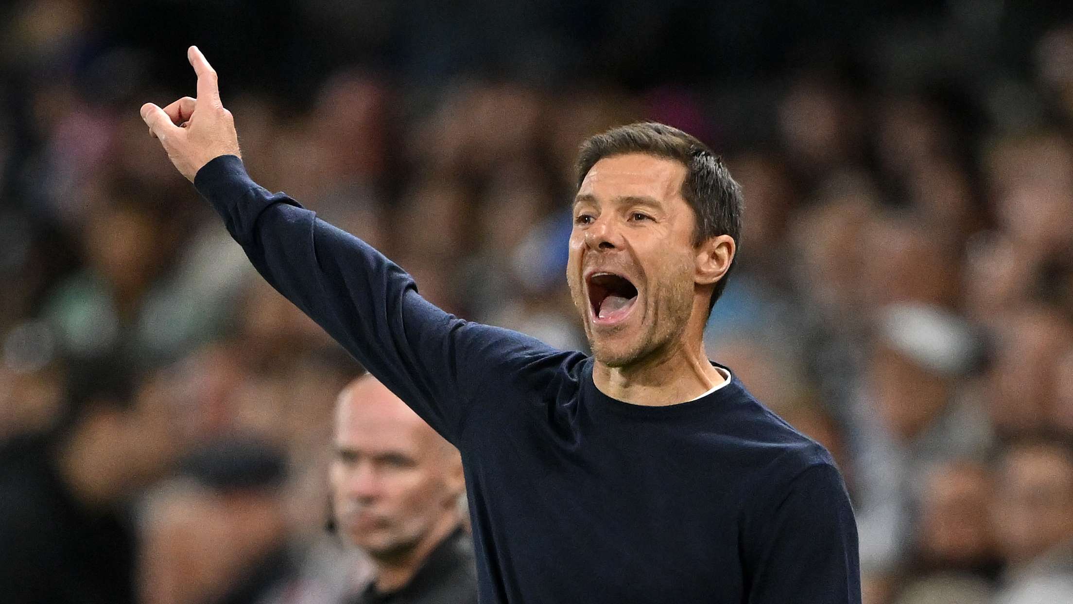 Chelsea star considers leaving because of Alonso  