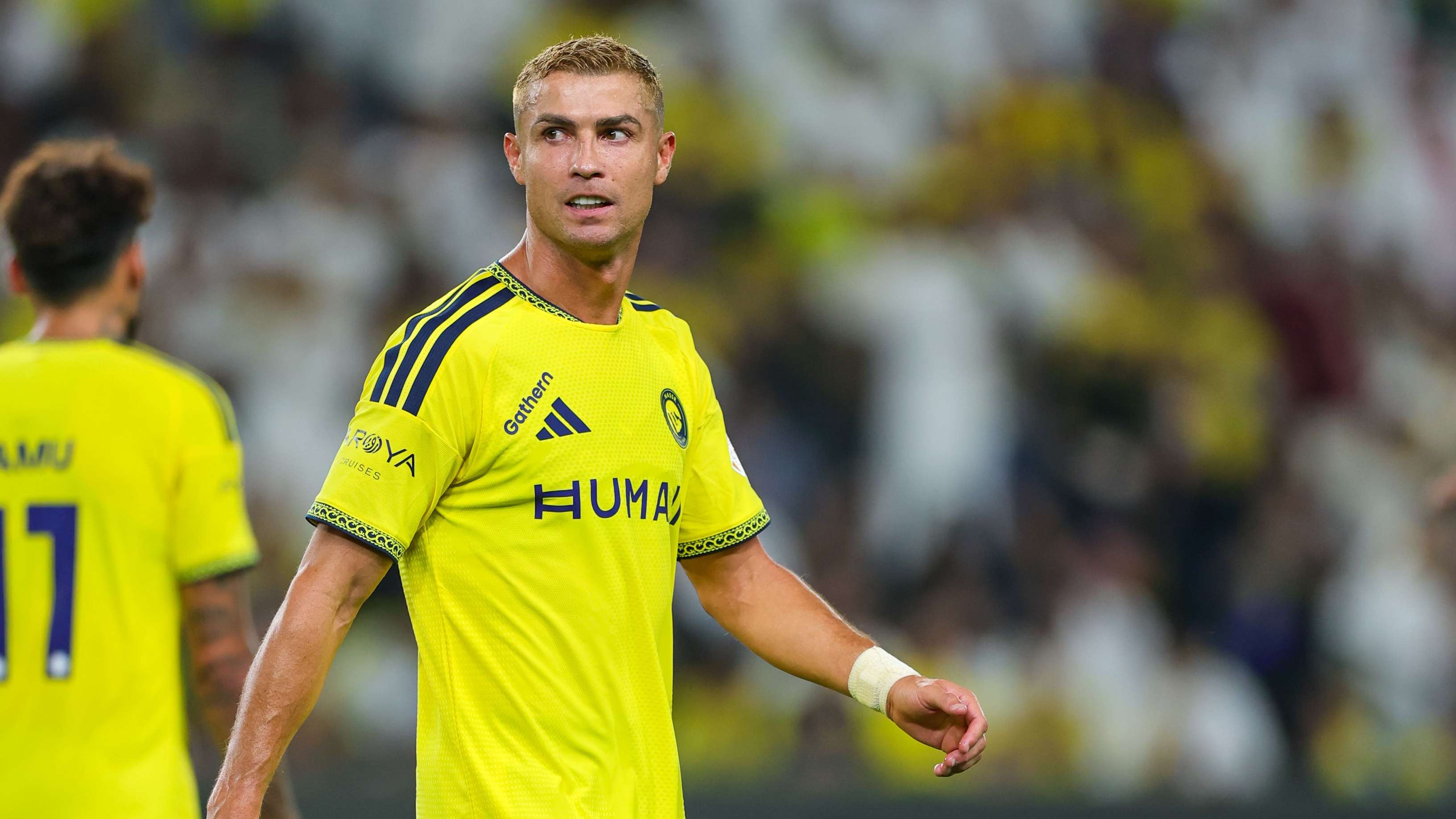 Al-Qadsiah coach threatens Ronaldo with a World Cup star card  