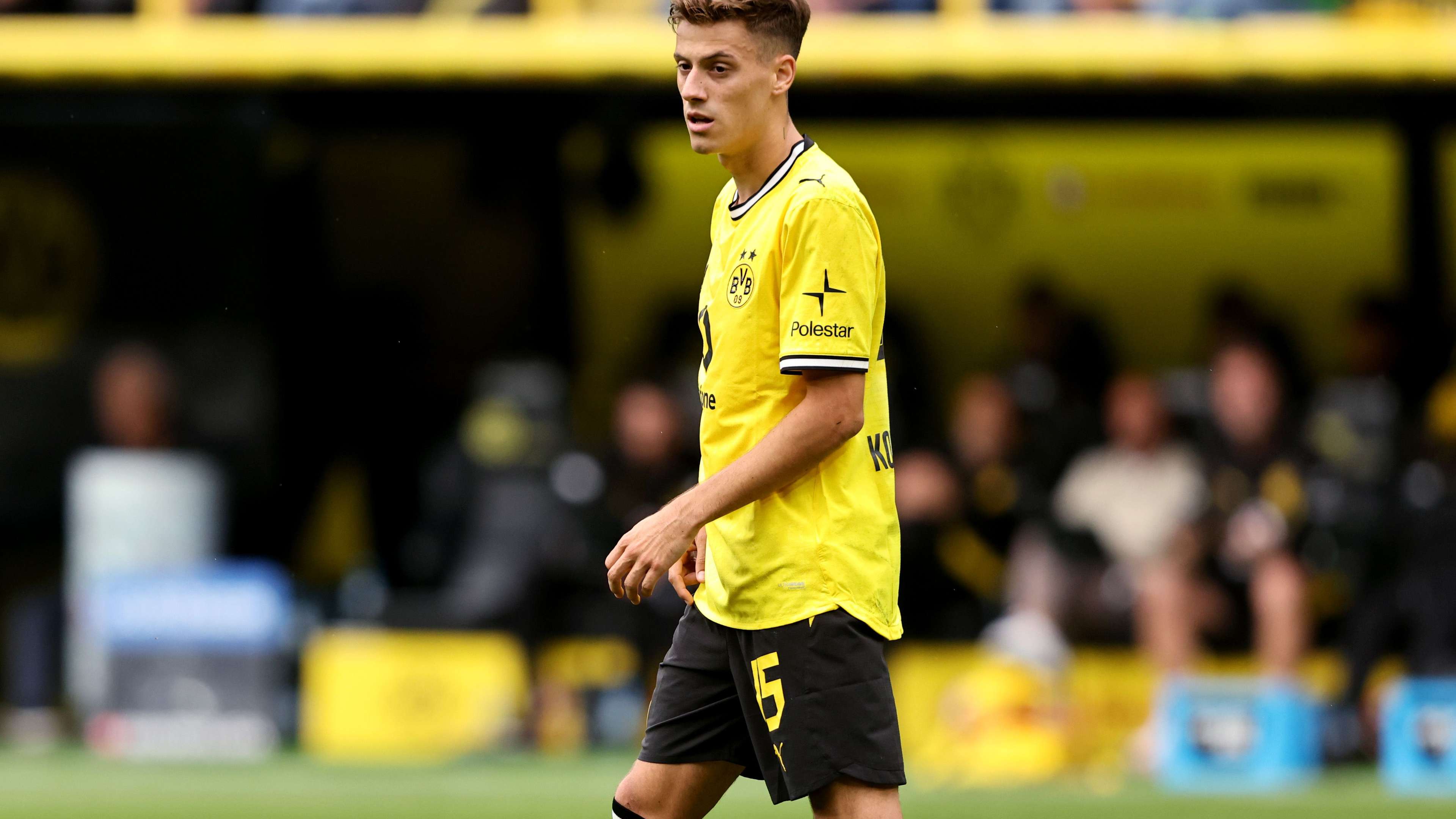 Spectacular transfer twist! Borussia Dortmund find Konstantelias replacement  
