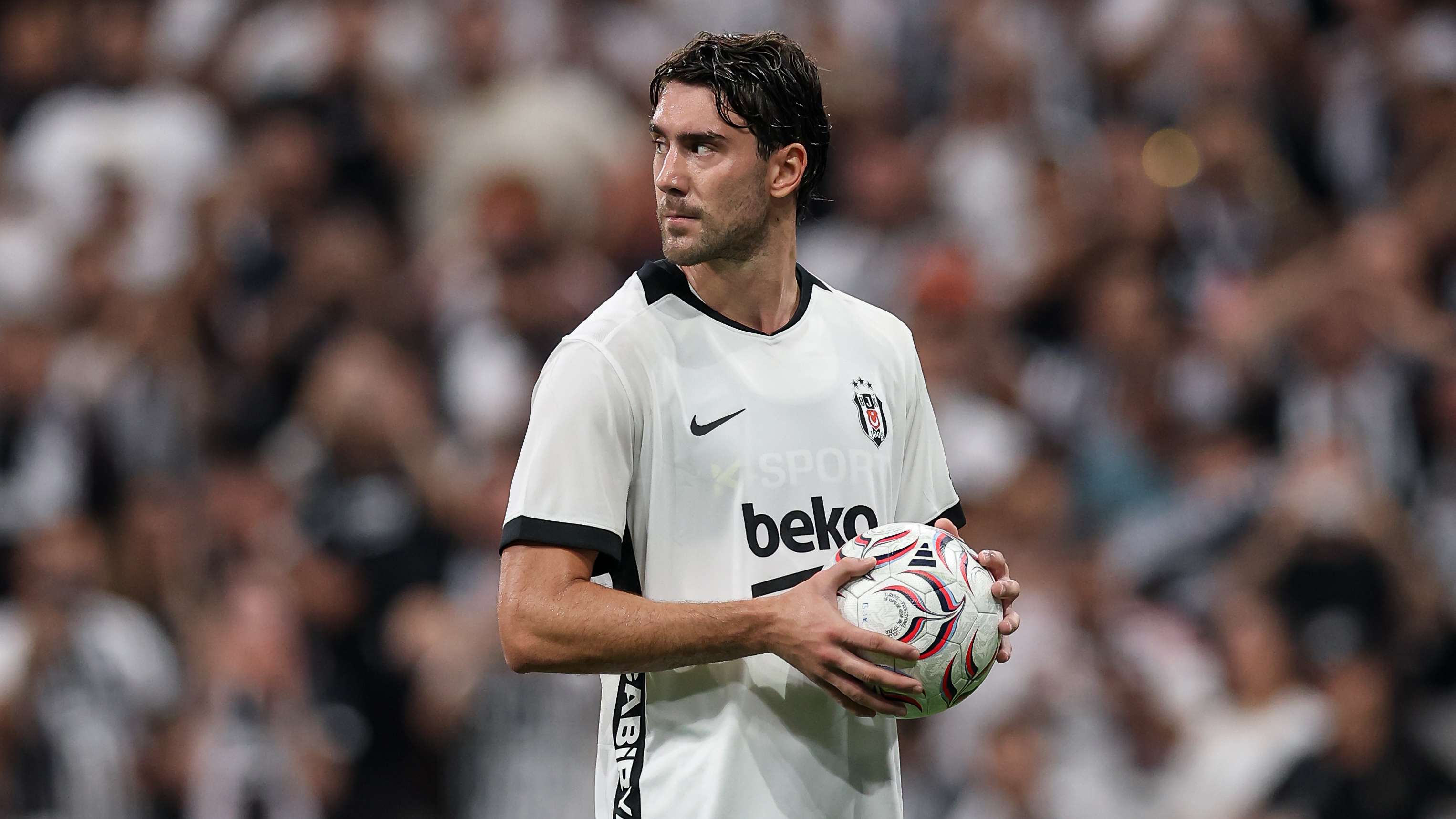 Vlahovic finally reveals the TRUTH behind his bitter Juventus exit  