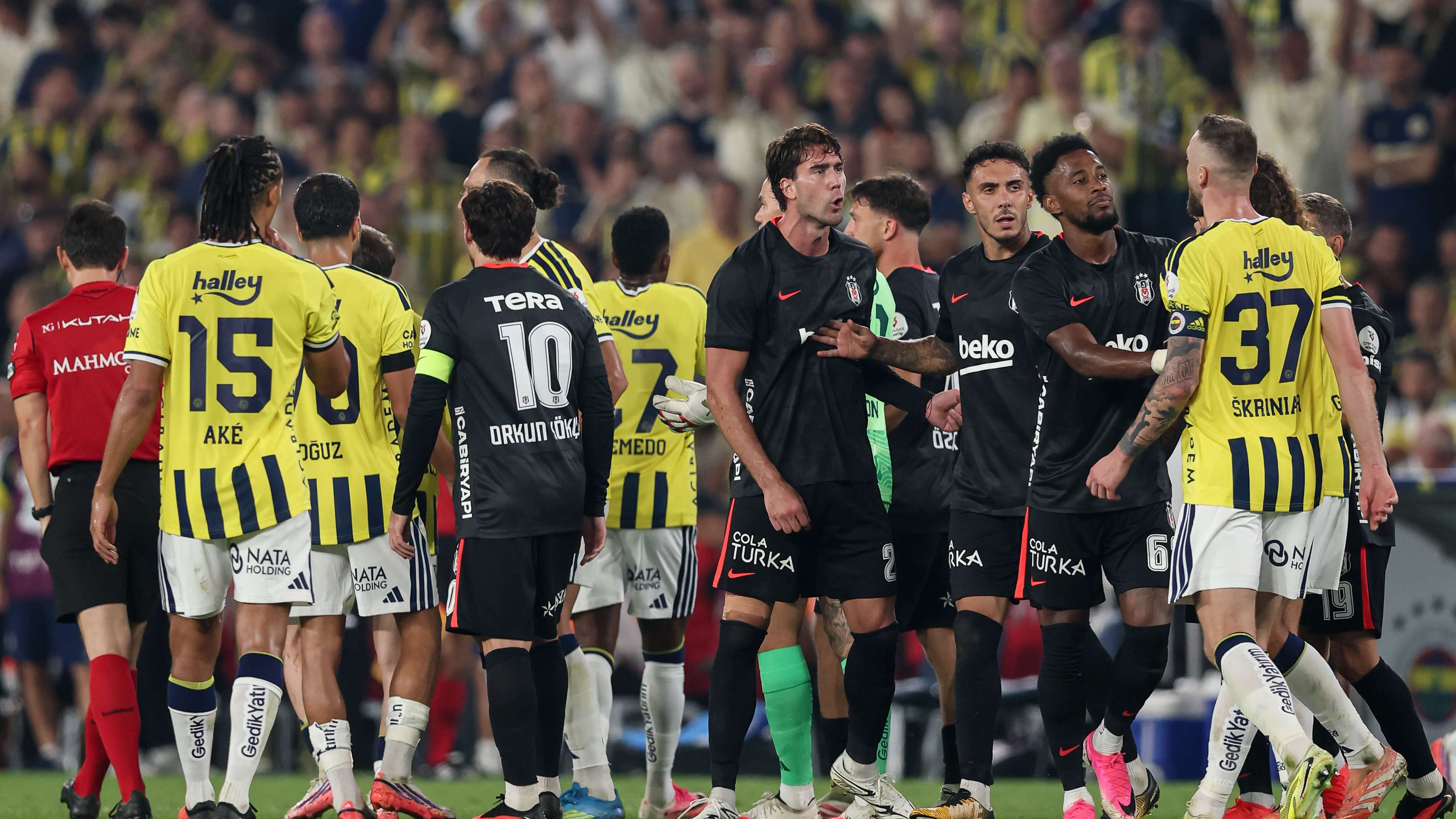 Derby d'Italia reunion: Vlahovic and Skriniar clash in Besiktas win  