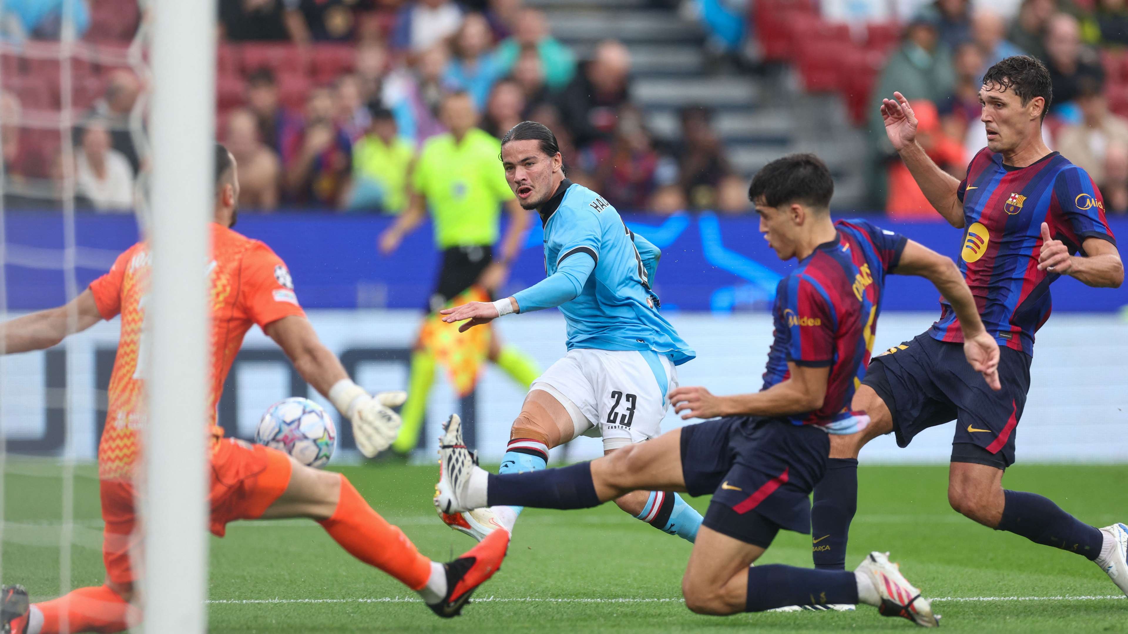 "A highly controversial incident": Did Hadj Moussa deserve a penalty against Barcelona?  