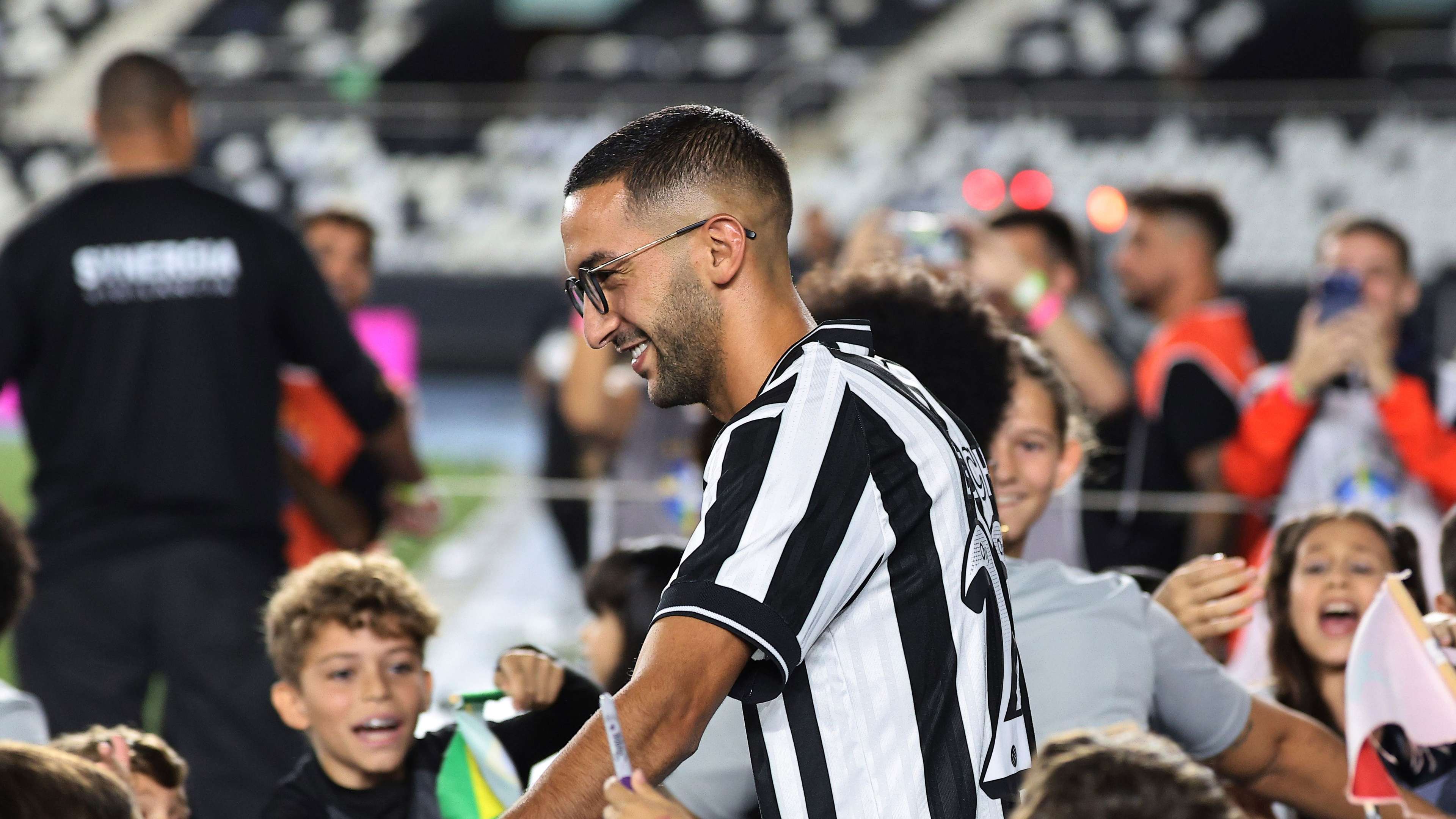 Botafogo coach changes his plan for Ziyech  