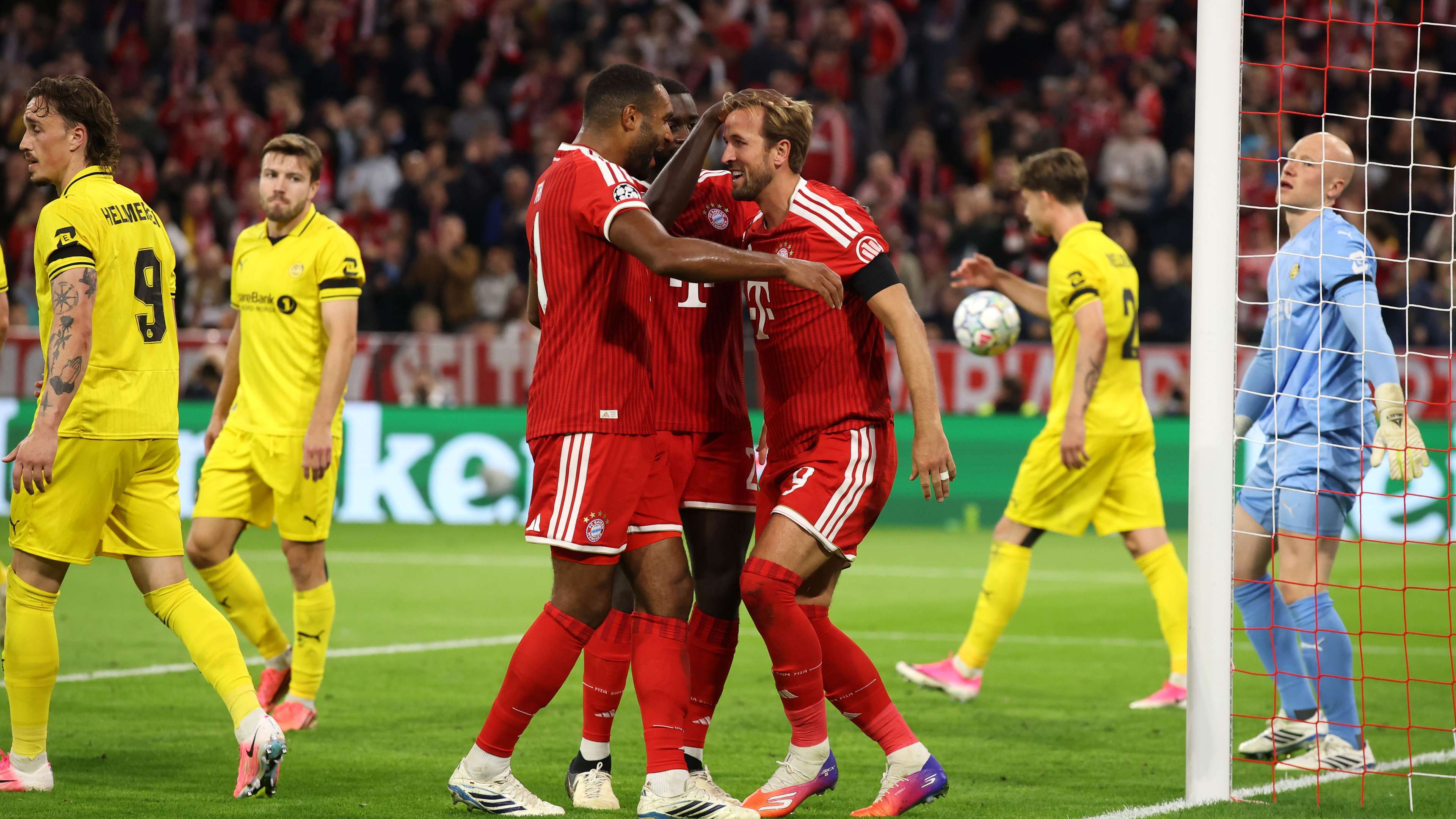 On video: Bayern Munich hit Bodo/Glimt for six and challenge Paris for the top spot  