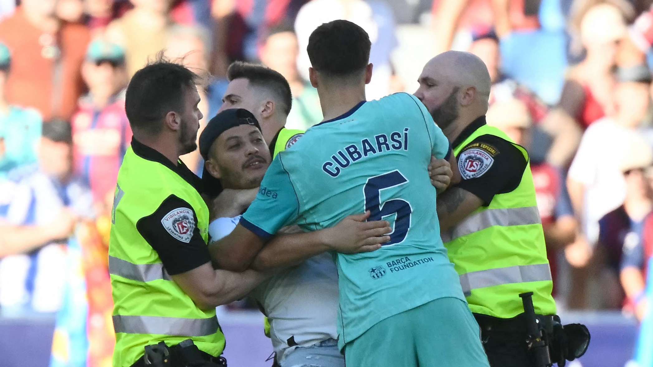 Thrilling moments the cameras missed: a Barcelona star's rescue and a war of chants  