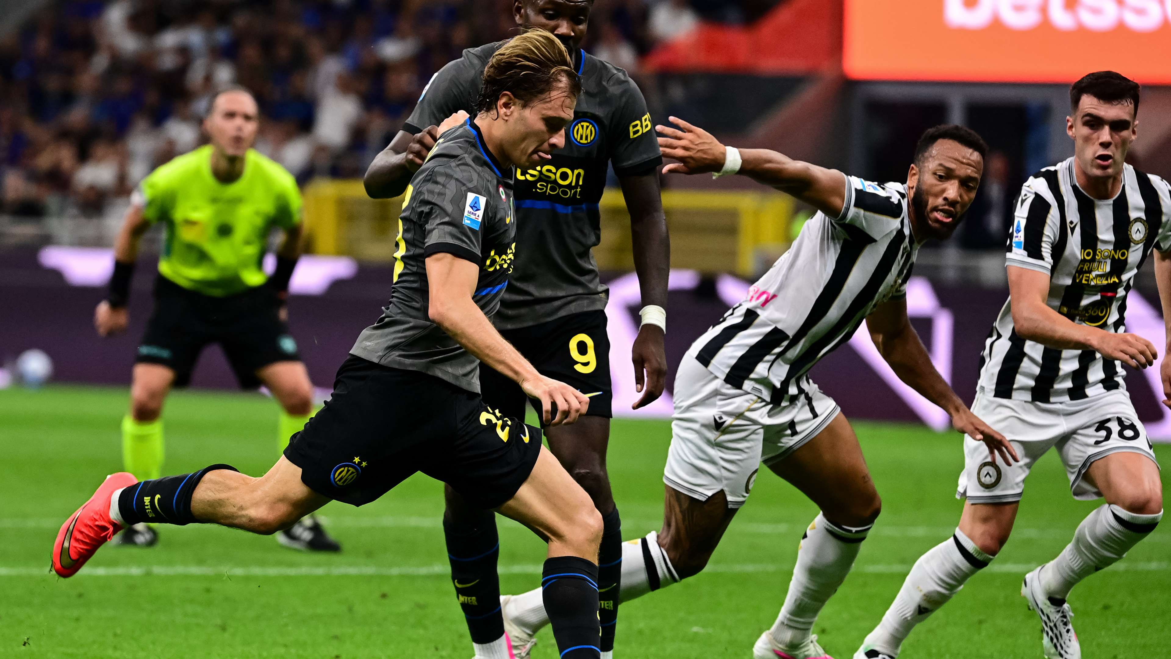Chivu Embraces Inter’s ‘Chaotic Brilliance’ in 8-Goal Thriller  