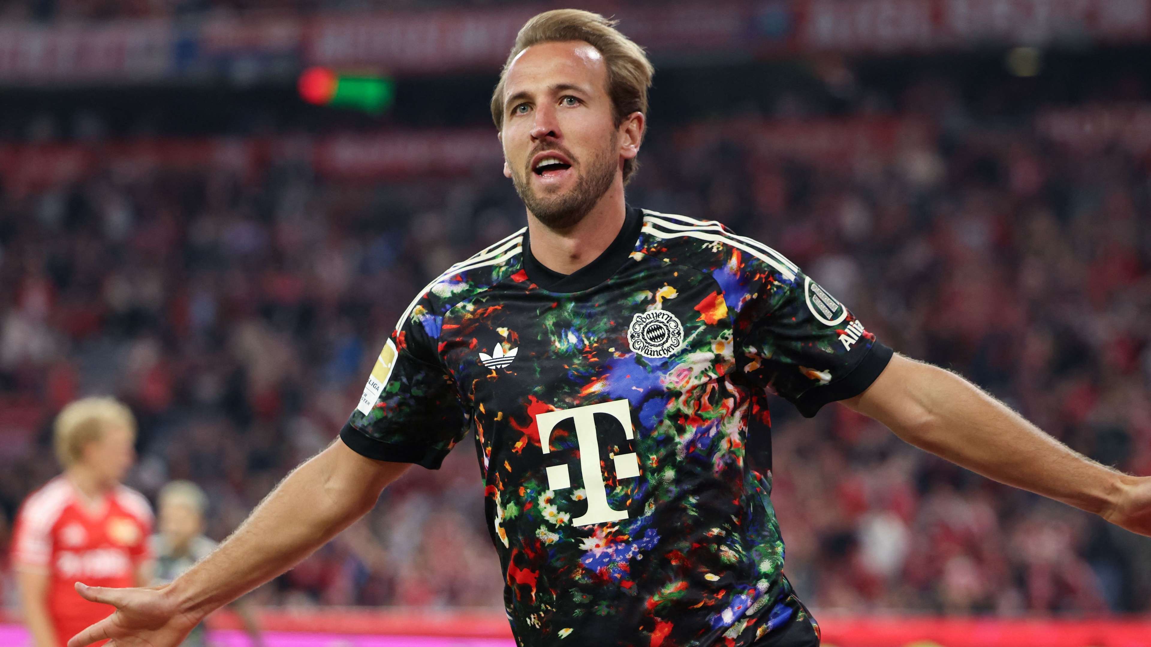 Bayern Munich line up SHOCK Kane replacement  