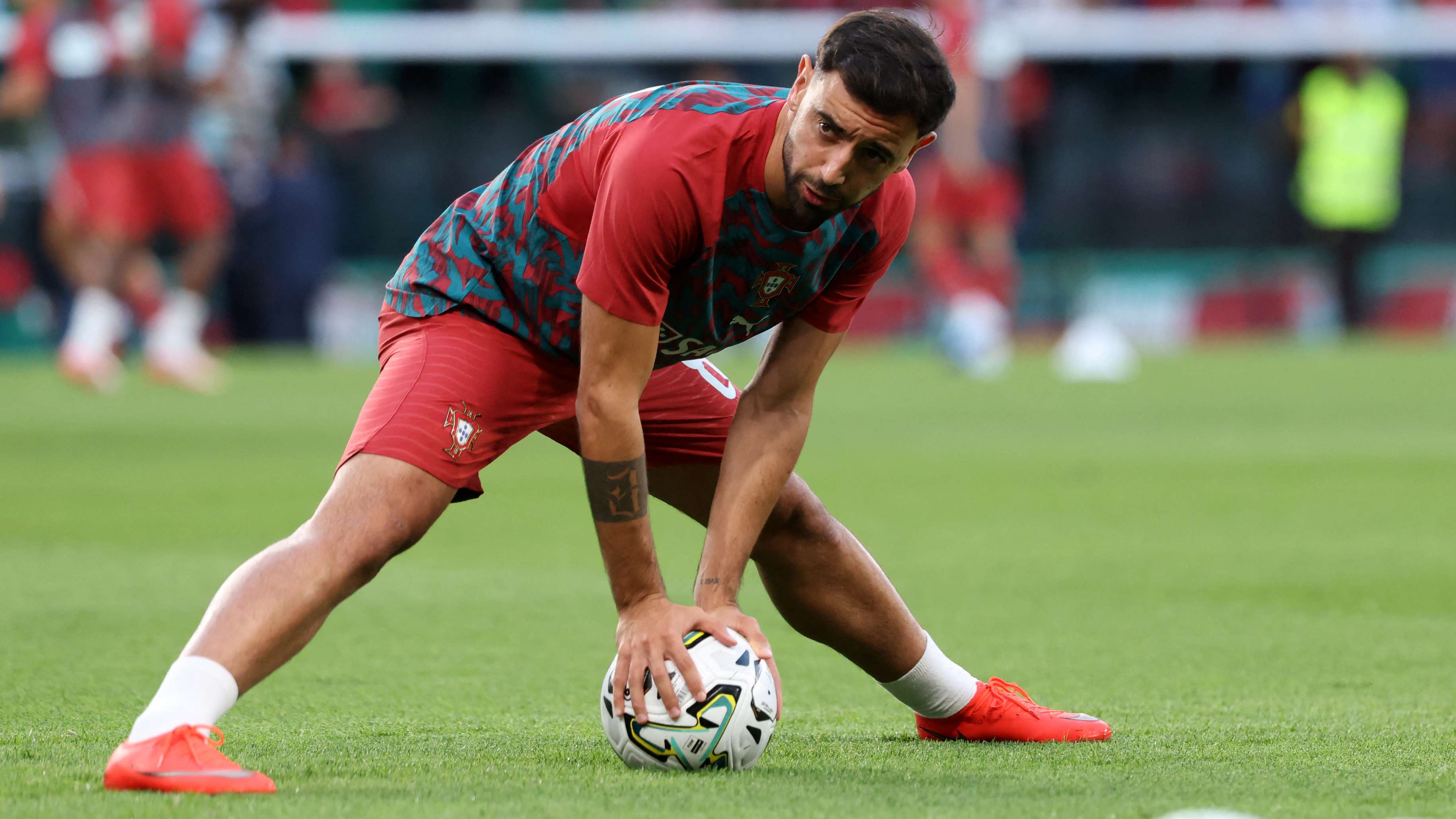 Fernandes carrying 'complicated' injury for Man Utd and Portugal  