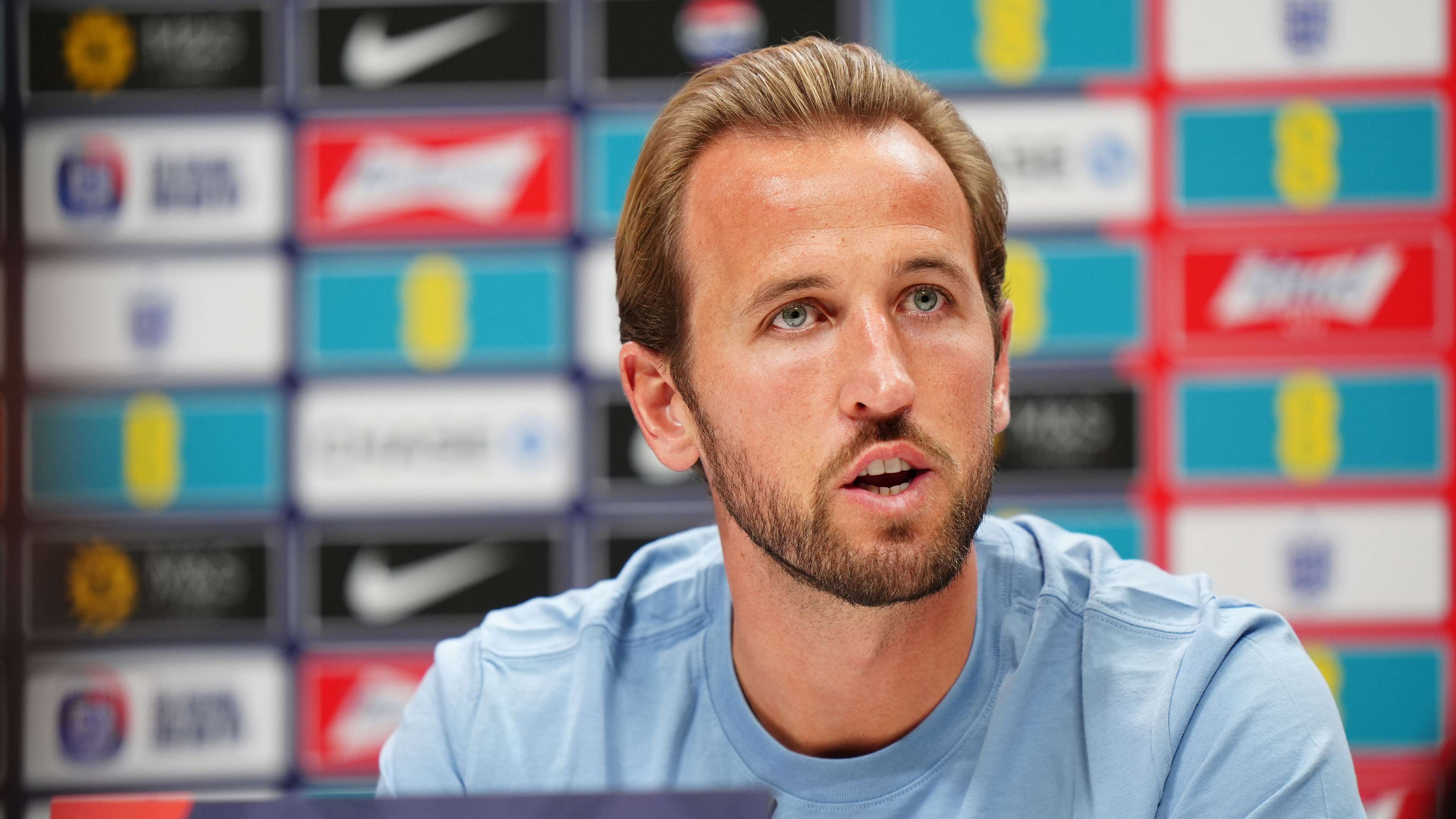Kane hints at new Bayern deal amid Barcelona interest  