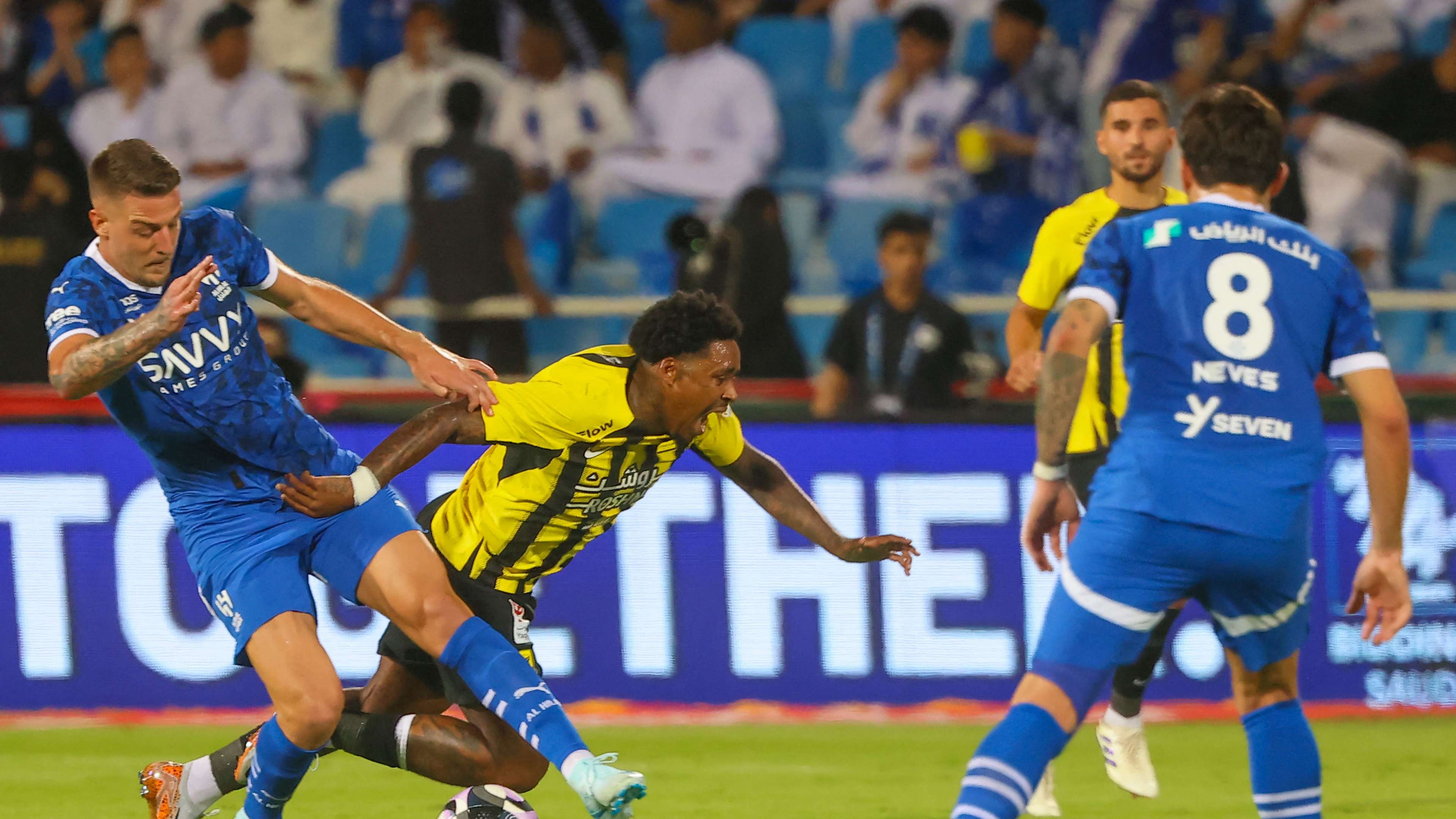 Before the clasico against Al-Ittihad: Al-Hilal regains its player after an eight-month absence  