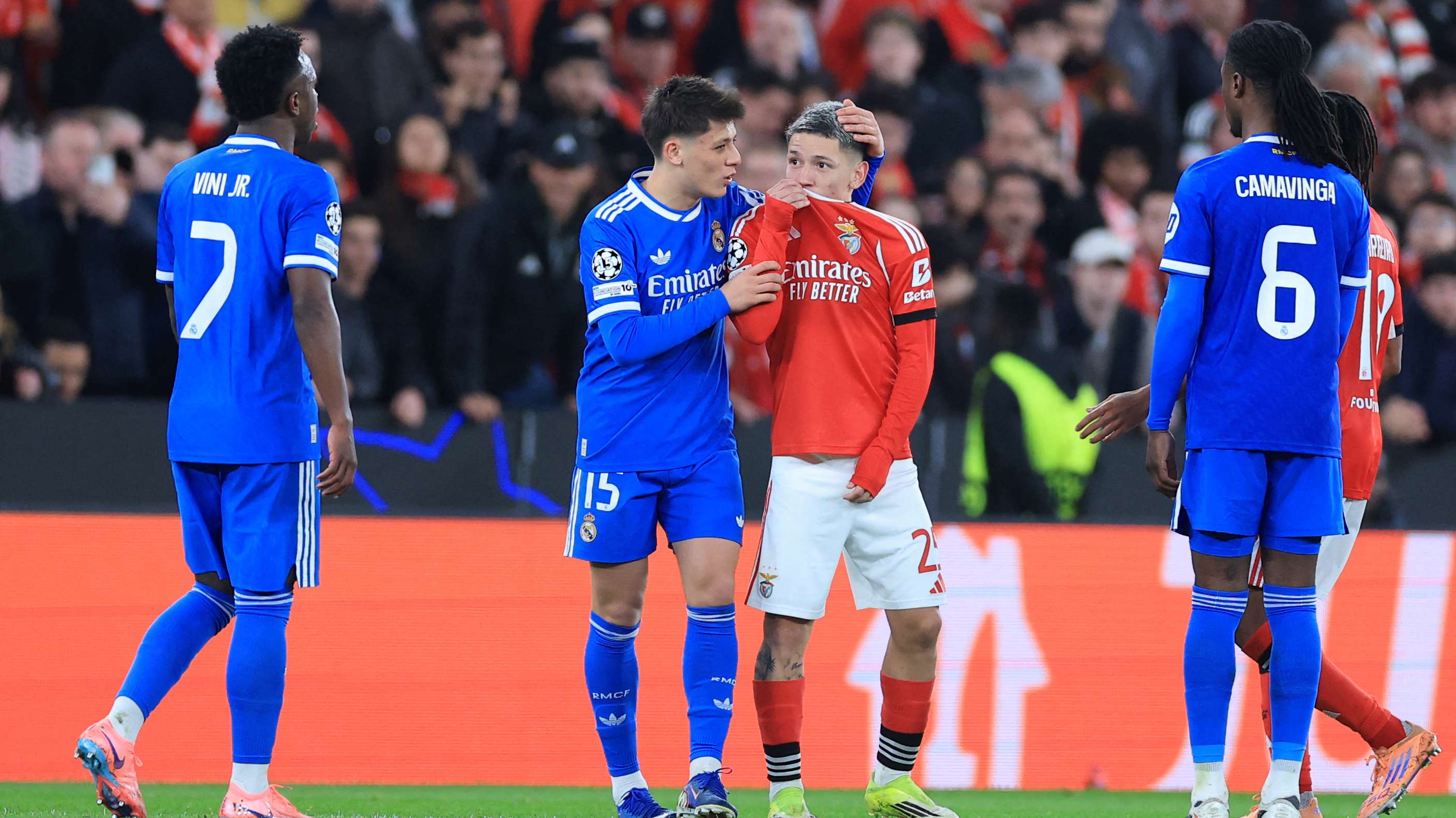 Chelsea in the lead: a race between Premier League giants to snatch Vinicius's foe  