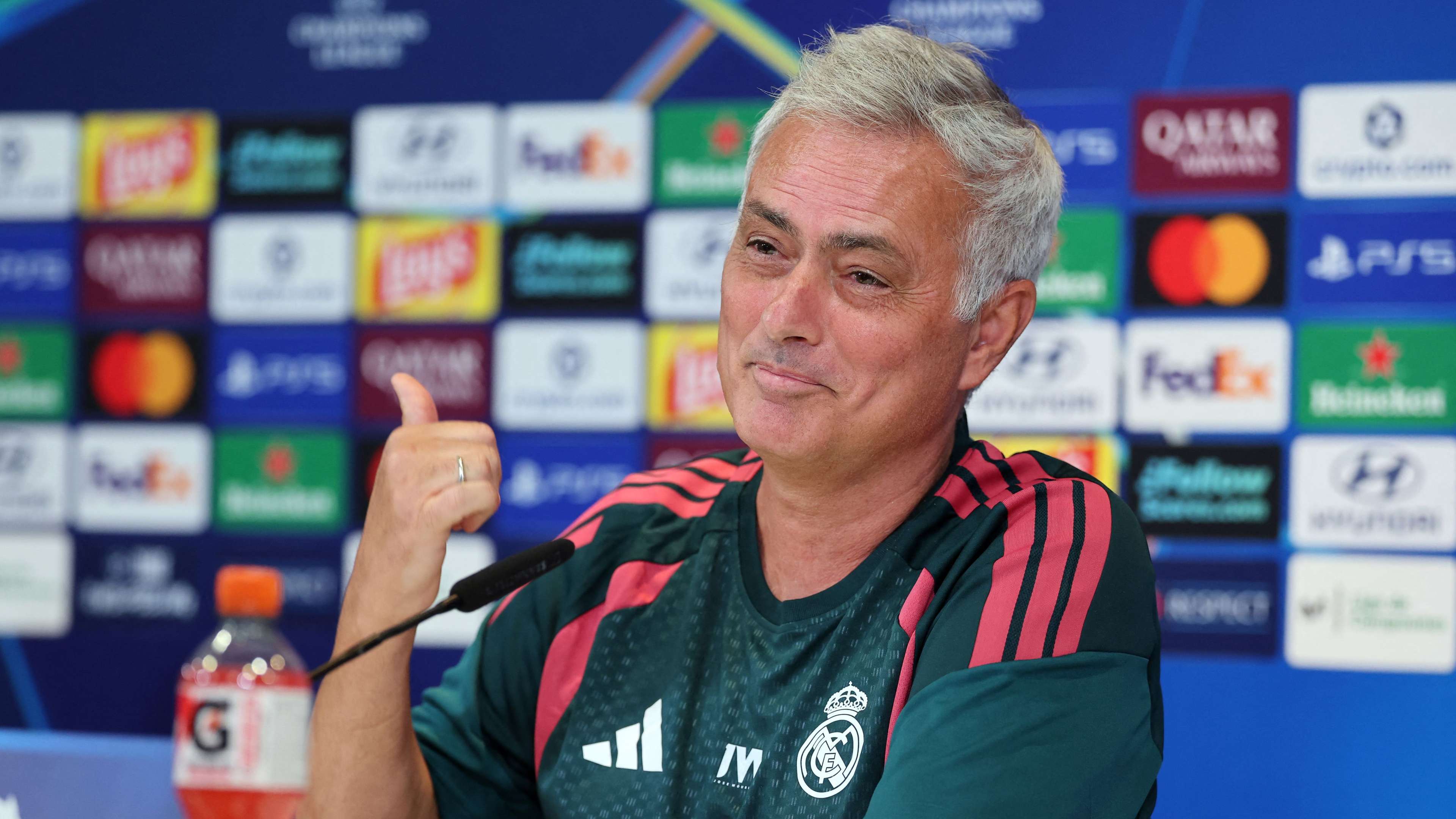 Fairness among the players: a "visit" that sums up Mourinho's character at Real Madrid  