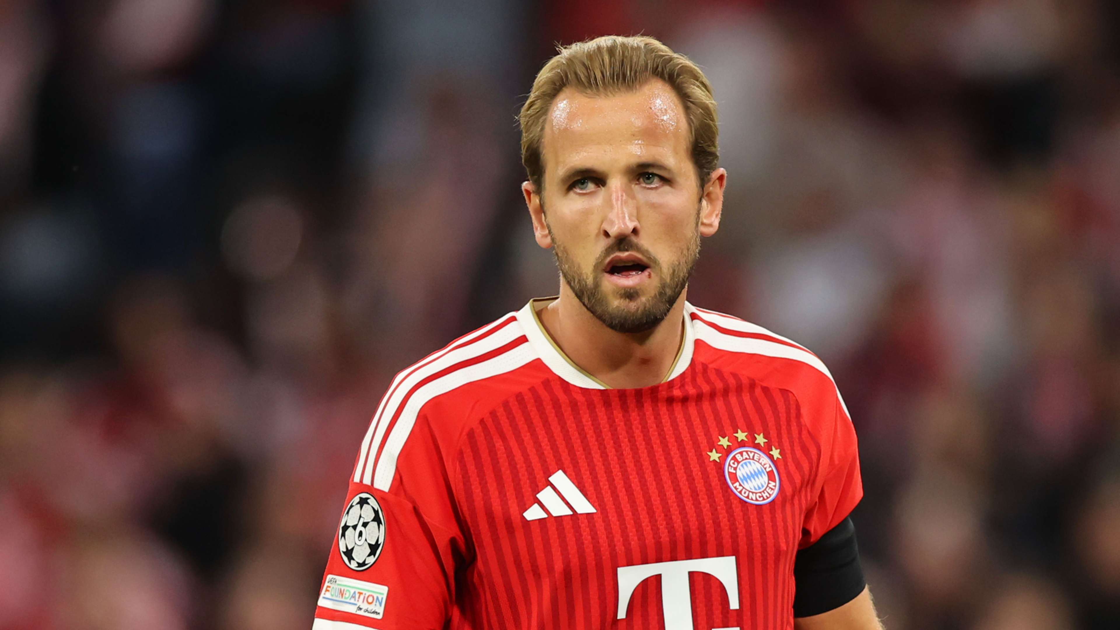 Bayern chief gives Kane contract update  