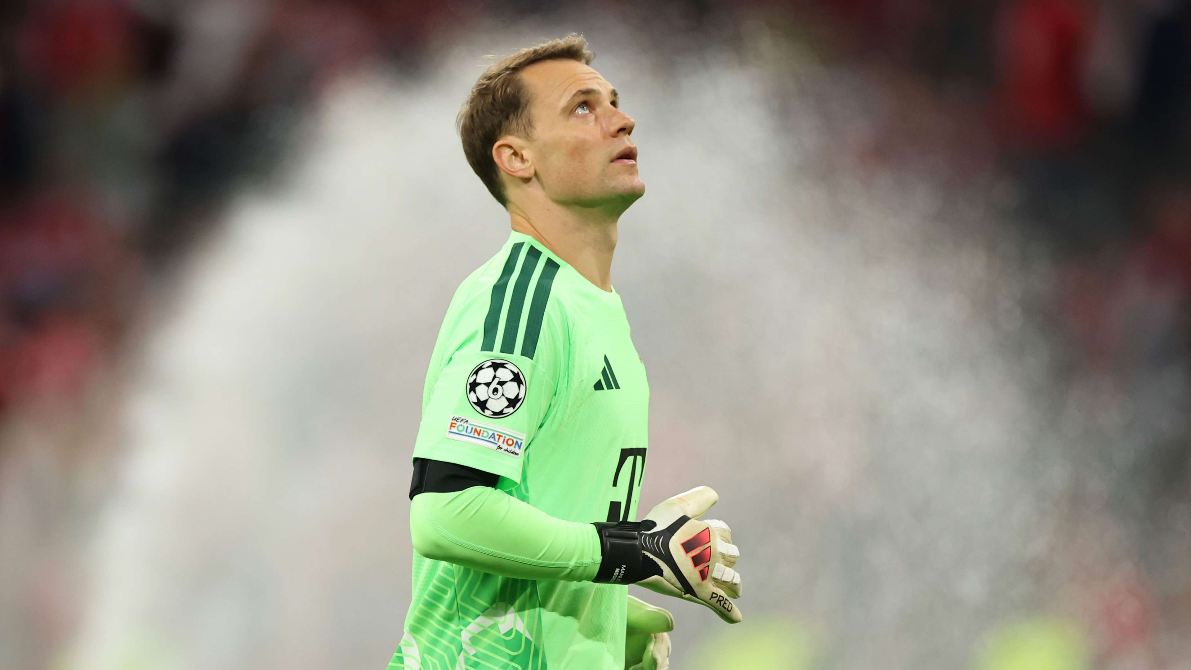 Bayern sweat over Neuer injury  