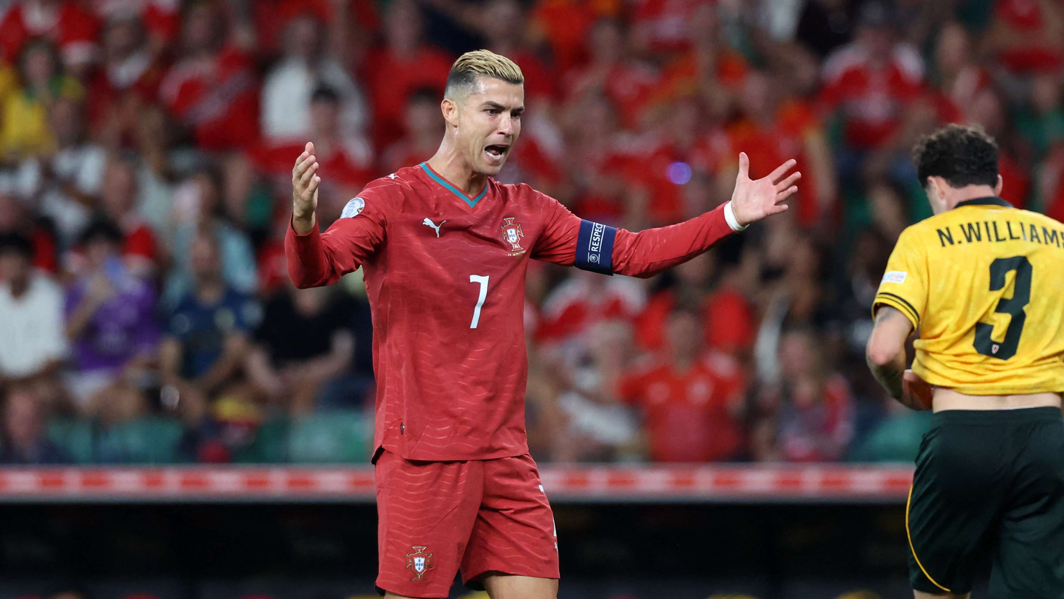 Officially: the Portuguese federation punishes Ronaldo with a ban and a fine  