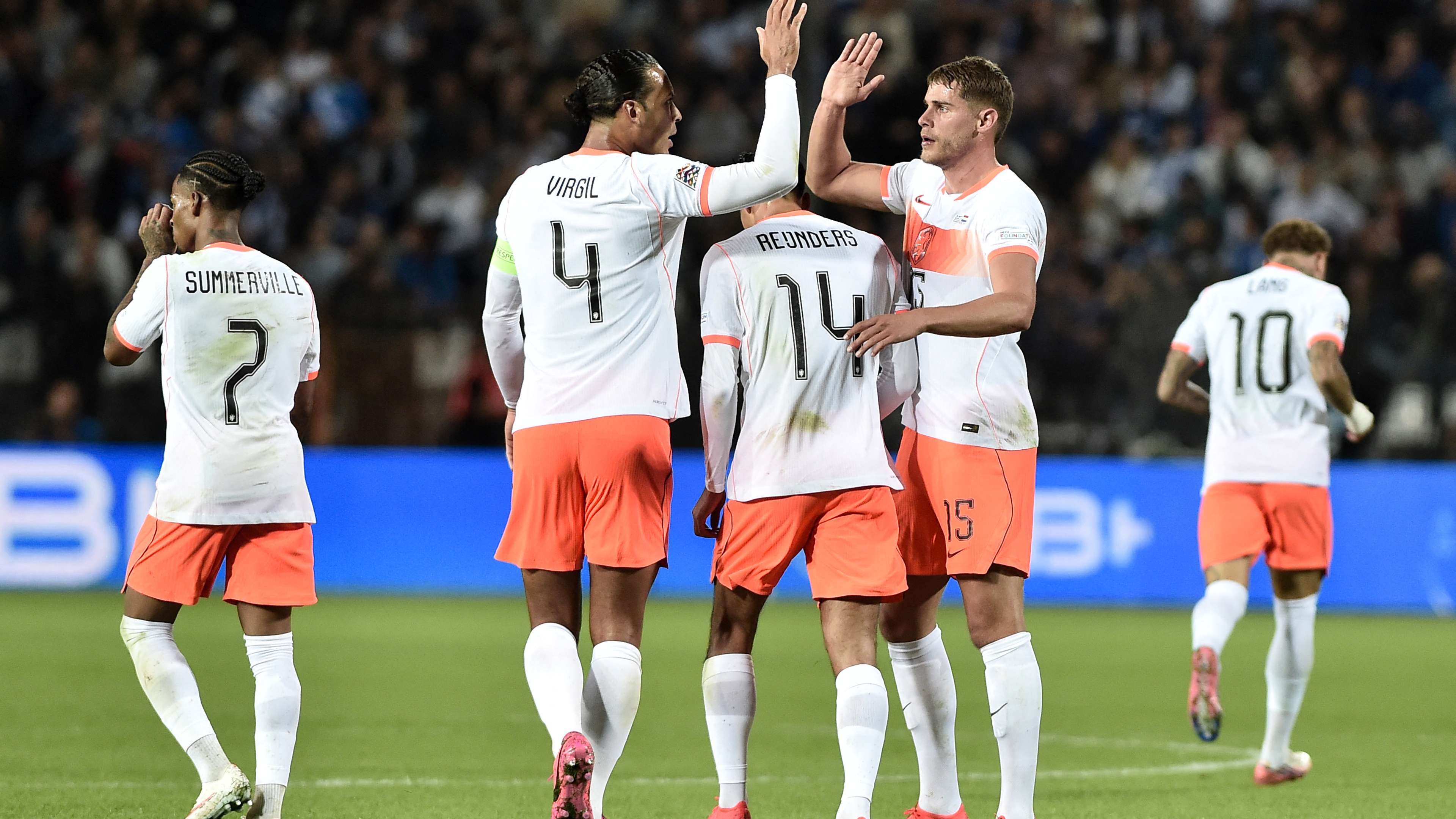 Van Dijk and Reijnders complete dramatic comeback against Greece  