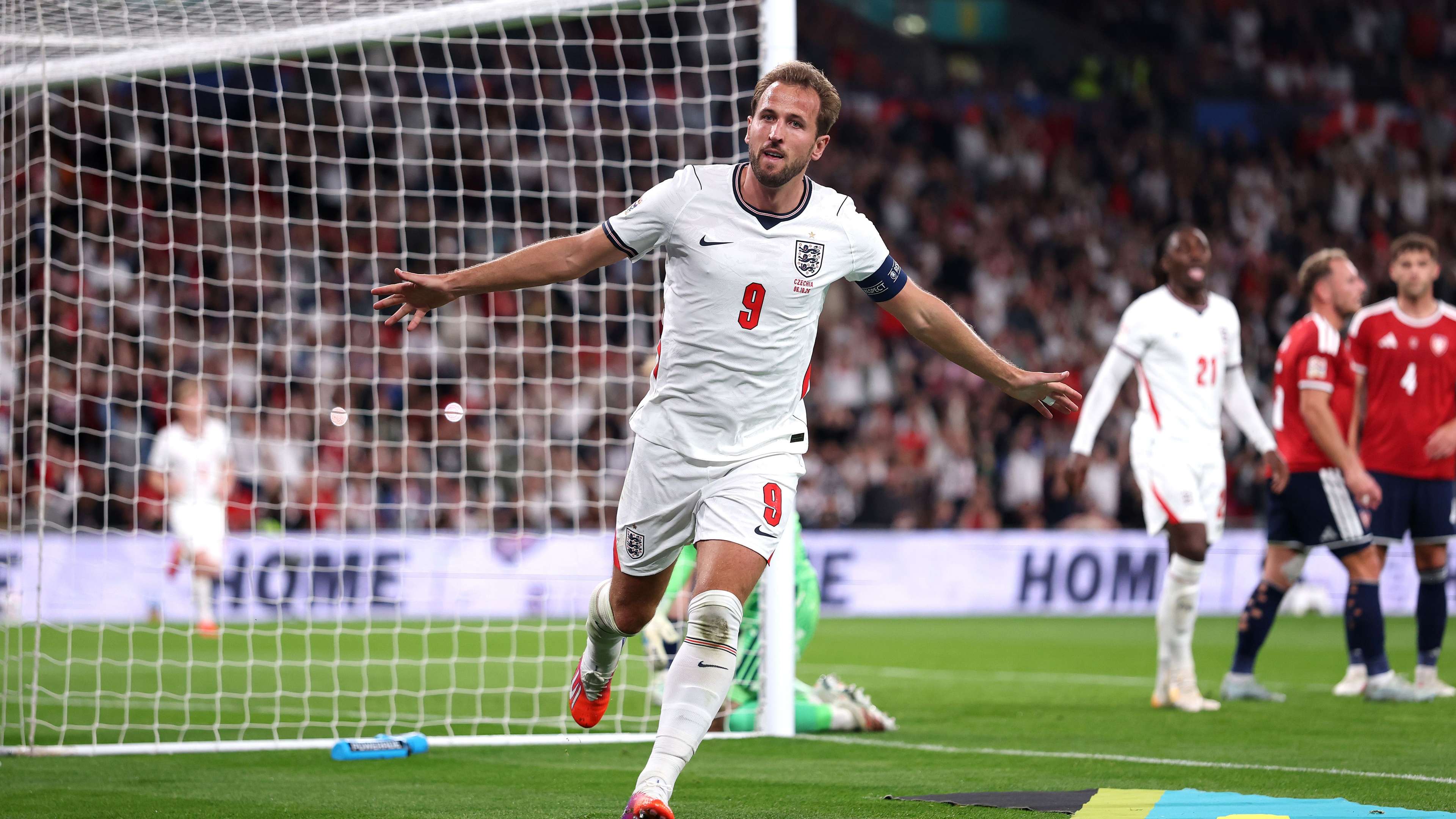 Kane ever closer to the Ballon d'Or: he leads England with a string of records  