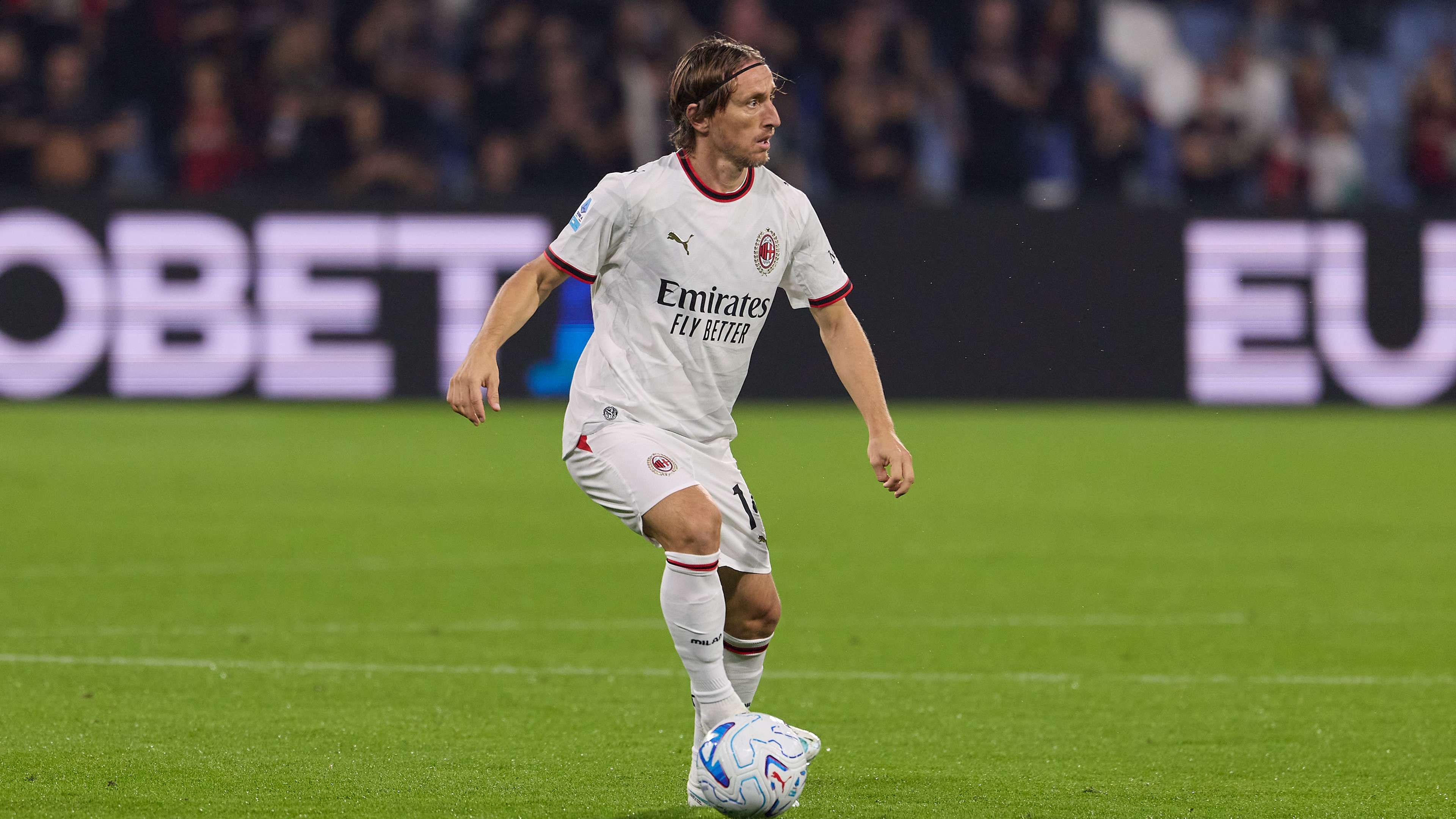 Modric fires up the dreams of an English club in the race for promotion to the Premier League  