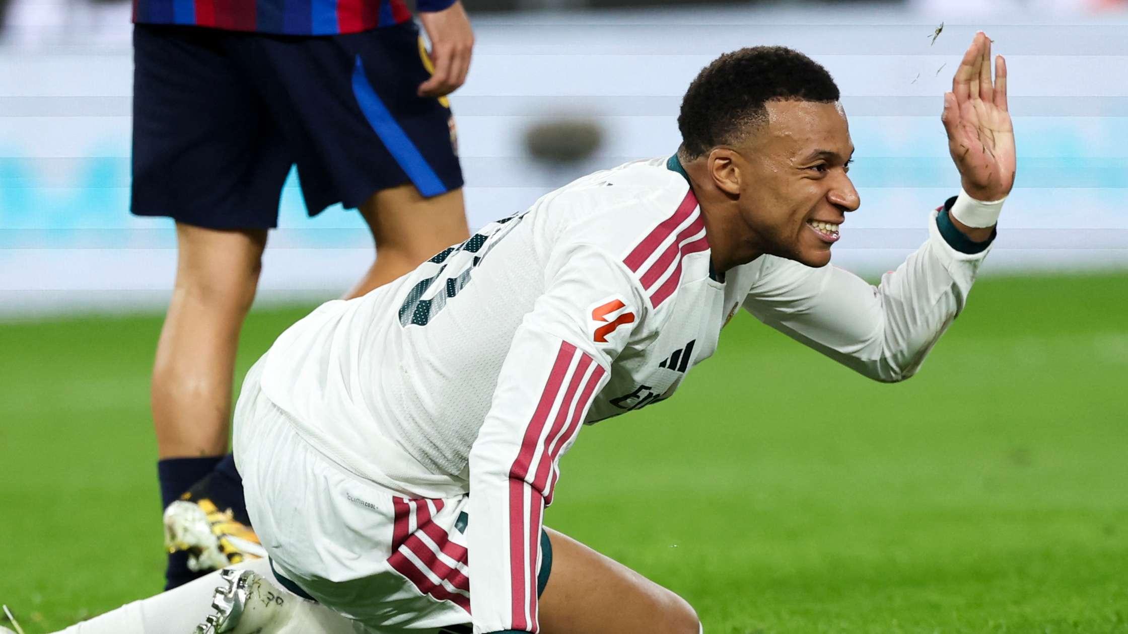An attack on Ancelotti: a shameless person, and I demand Raphinha fake an injury like Mbappe  