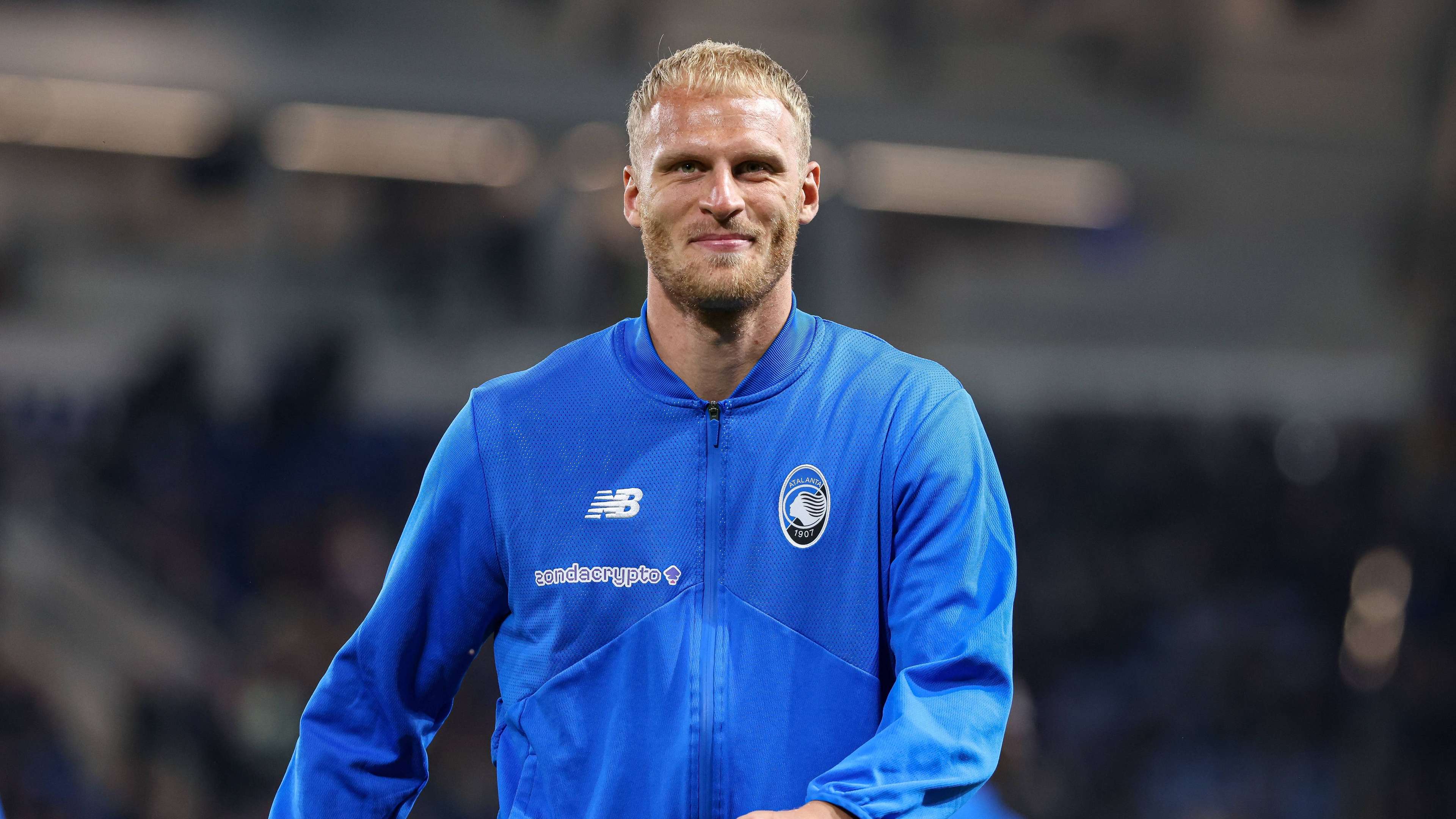 Mitchel Bakker signs in the Eredivisie: 'He has played at the highest level'  