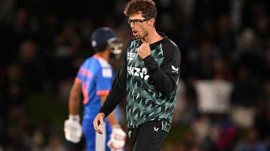 Santner flags dew, 8 PM start as advantage for chasing teams  