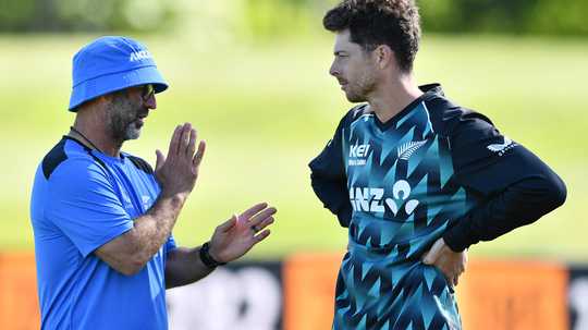 New Zealand go again in daring quest to clip India's batting wings  